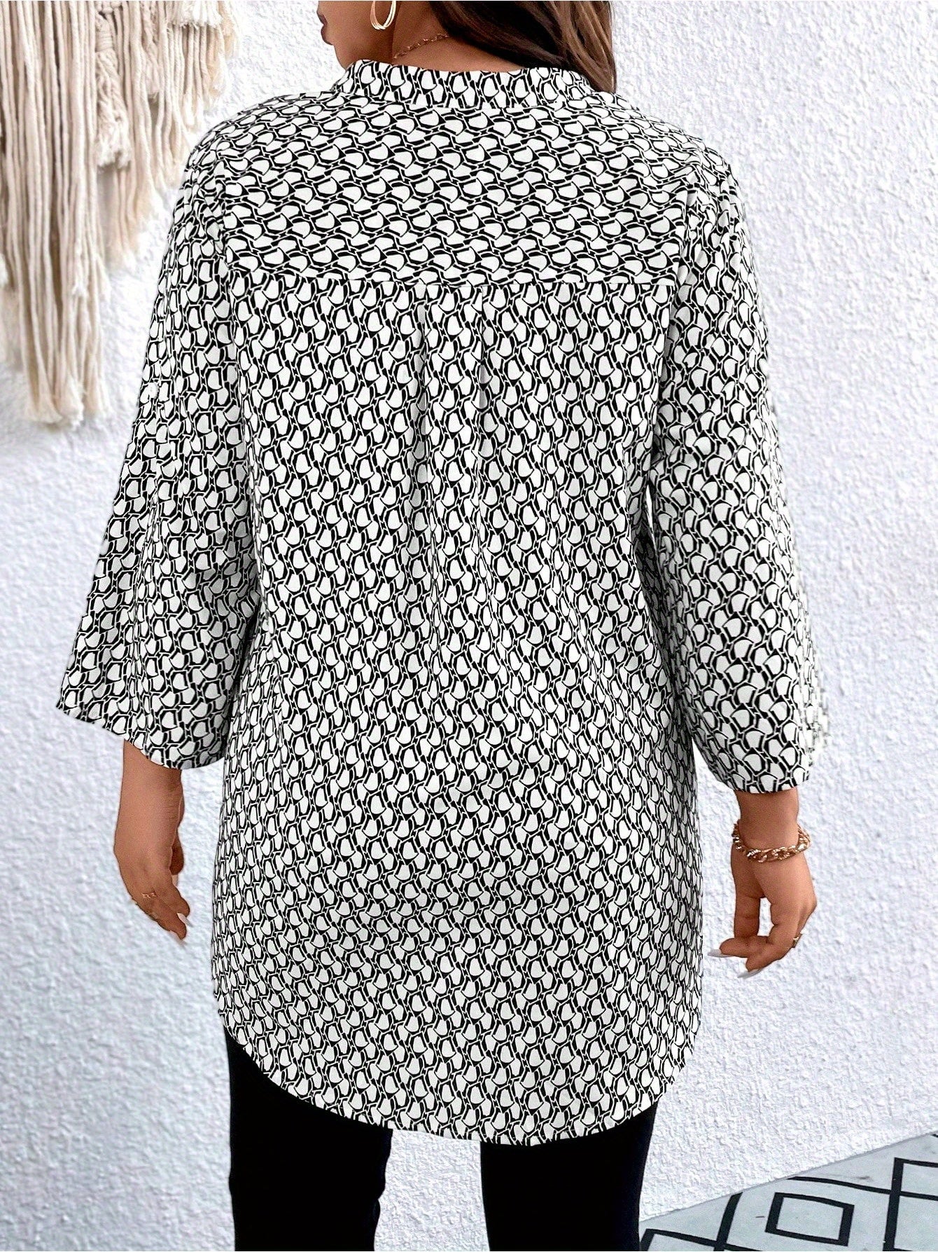 Women's Graphic Print Tunic - Collared Short Sleeve – view 9
