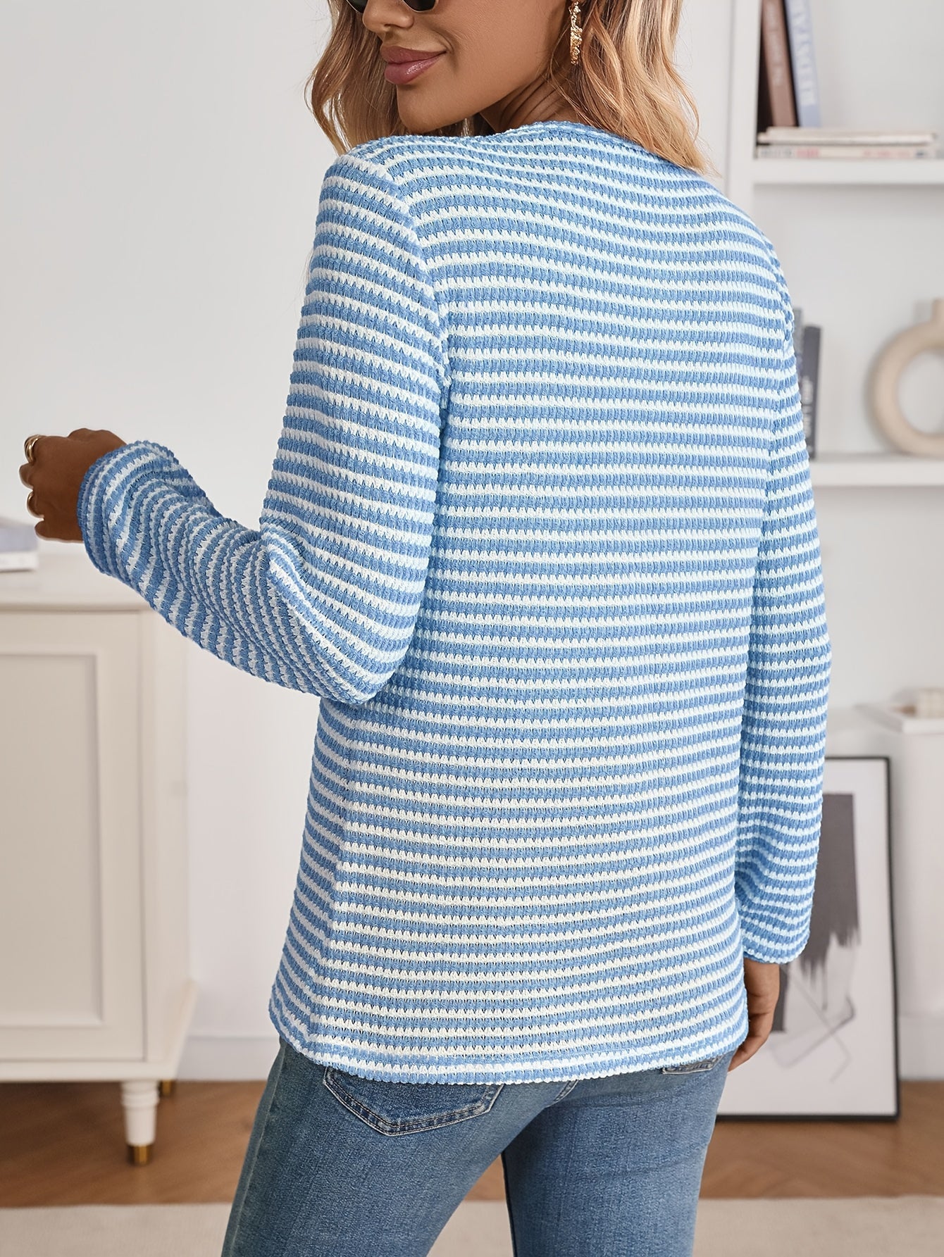 Women's Graphic Sweater - V-Neck Long Sleeve detail view