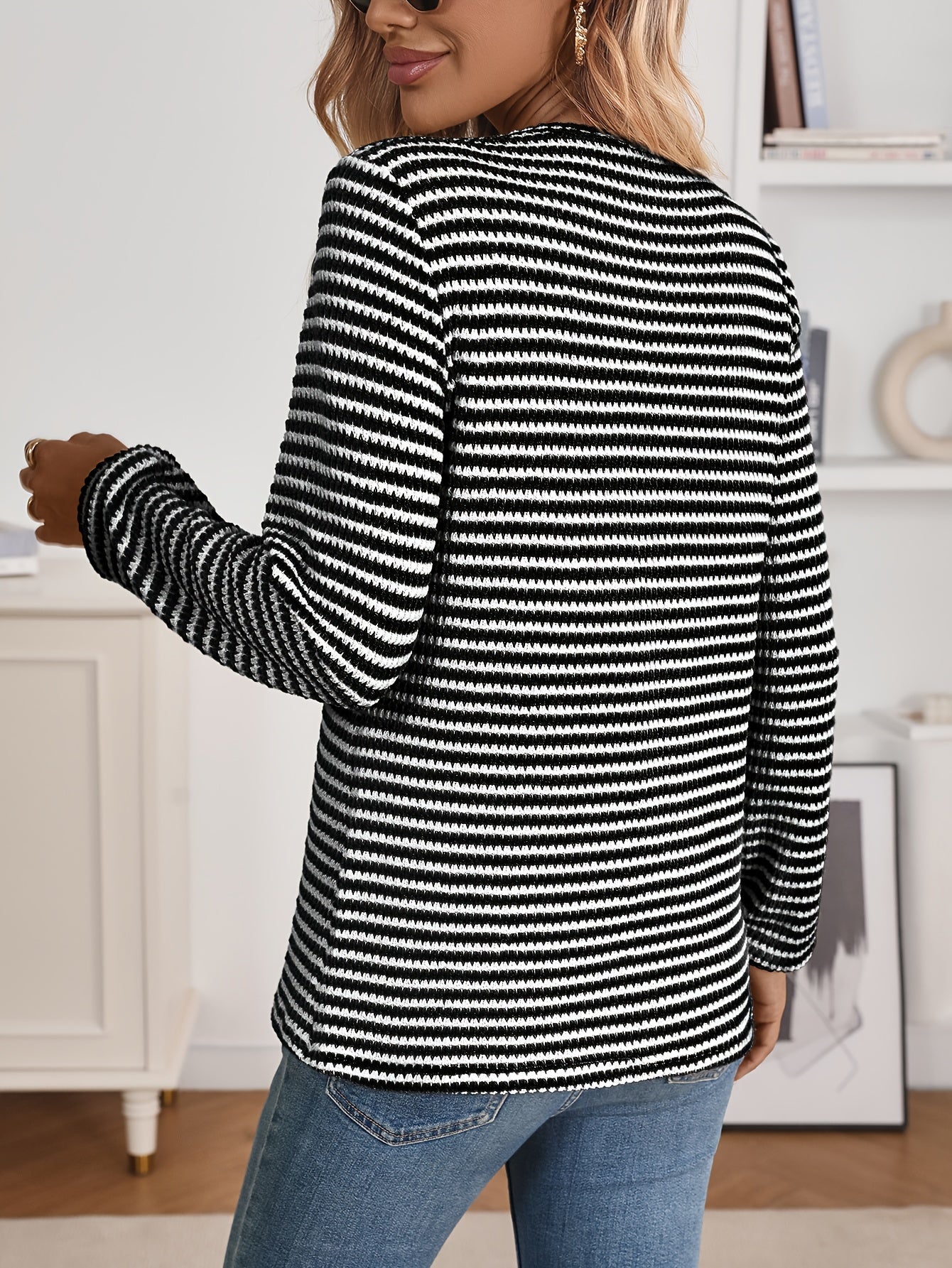 Women's Graphic Sweater - V-Neck Long Sleeve detail view