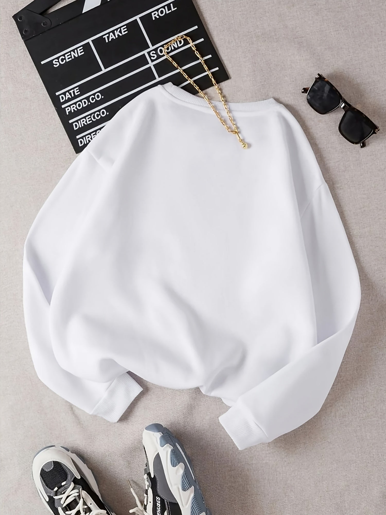 Women's Graphic Sweatshirt - Regular Fit Classic Neck – 3-Color Selection detail view