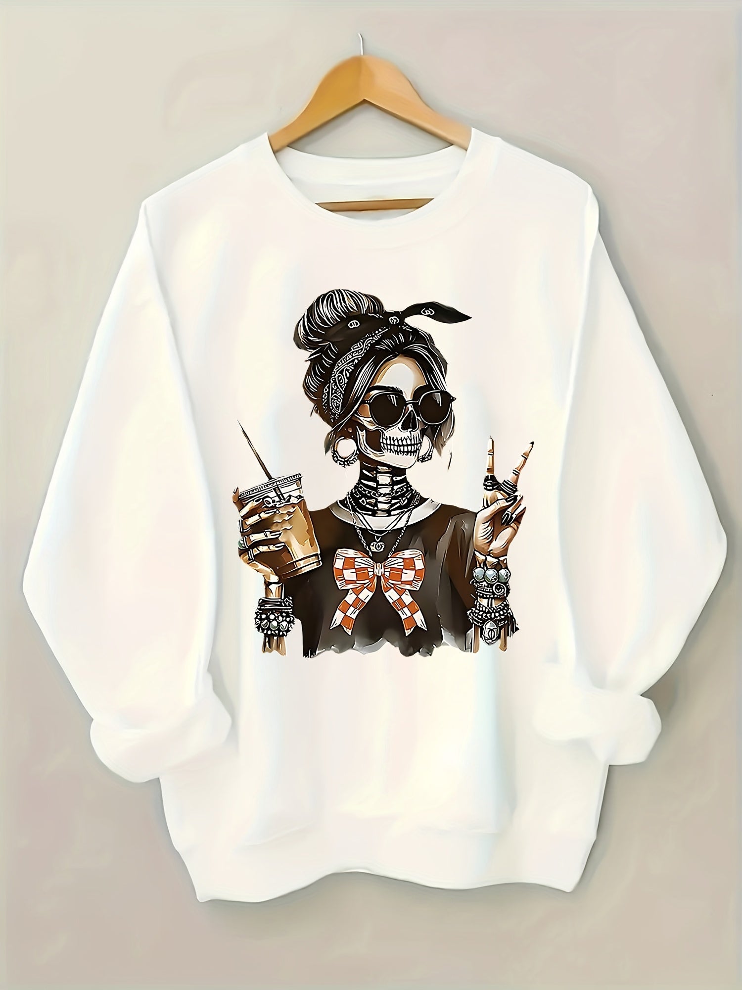 Women's Graphic Sweatshirt - Regular Fit Classic Neck – Black / White detail view