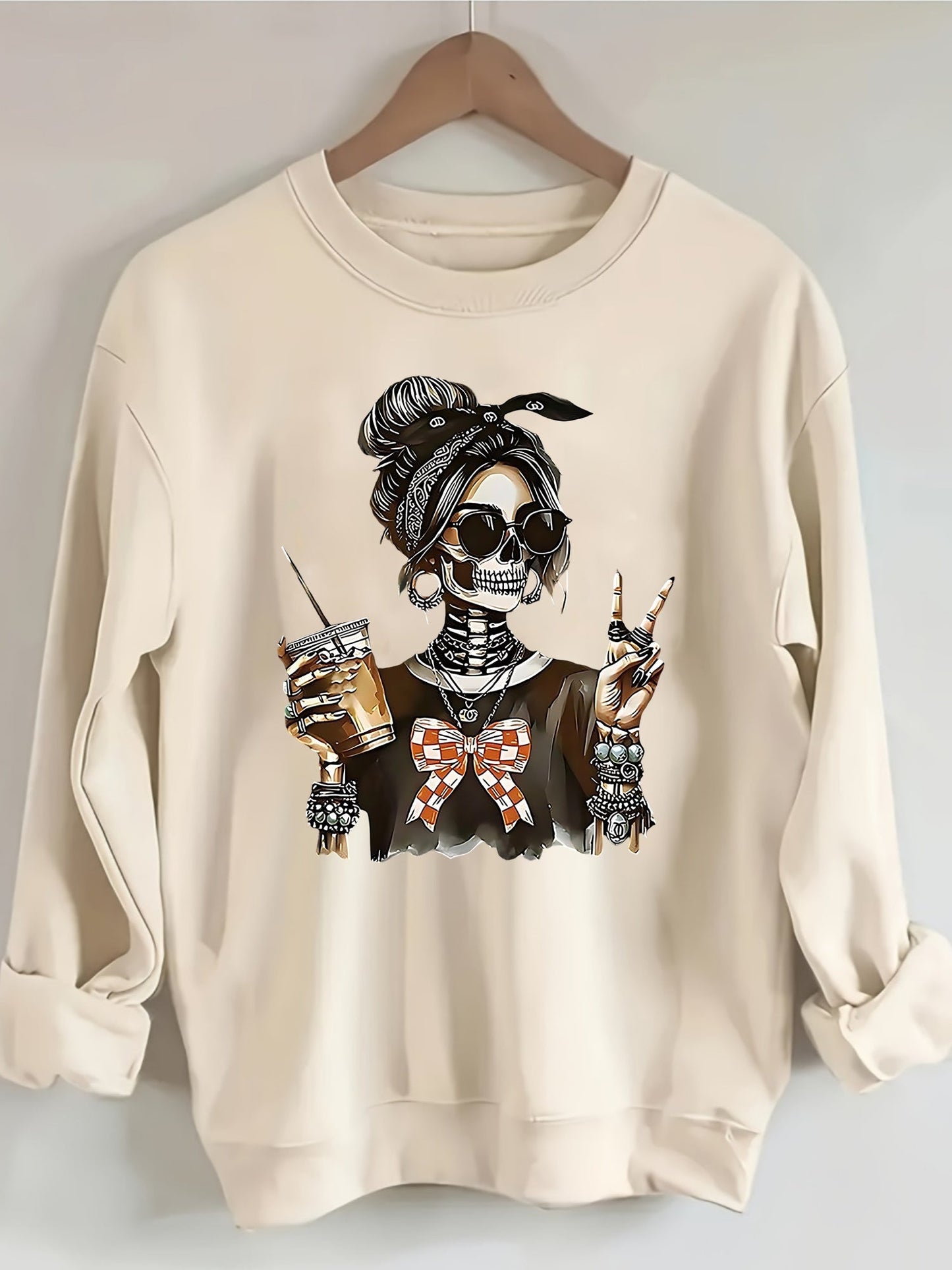 Women's Graphic Sweatshirt - Regular Fit Classic Neck – Black / White detail view