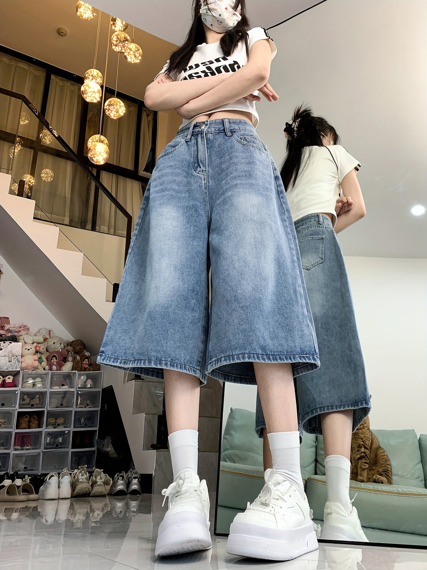 Women's High-Waist Denim Shorts - Clean Finish Regular Fit detail view