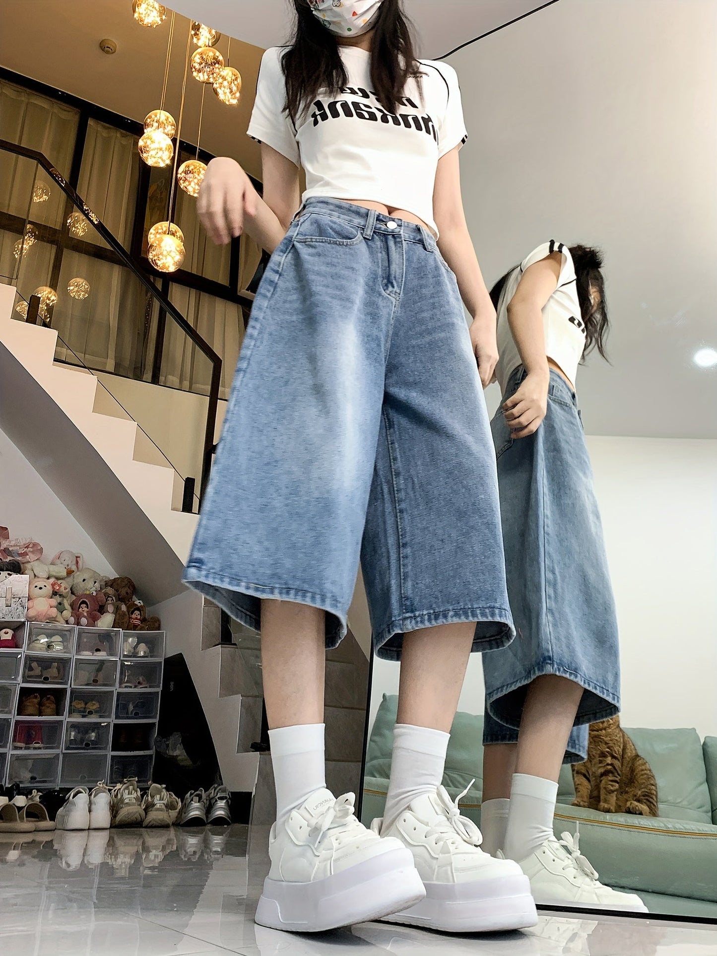 Women's High-Waist Denim Shorts - Clean Finish Regular Fit detail view