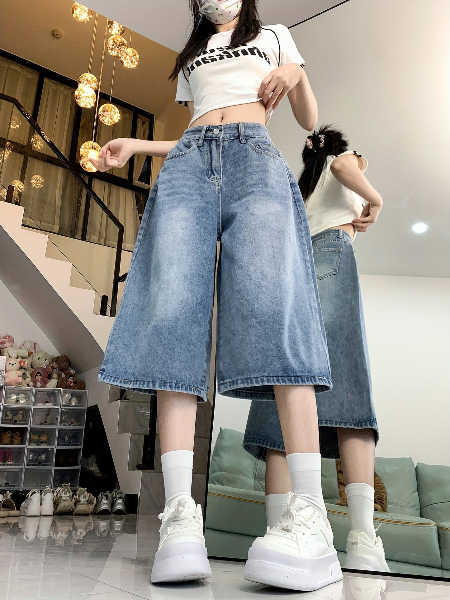 Women's High-Waist Denim Shorts - Clean Finish Regular Fit detail view