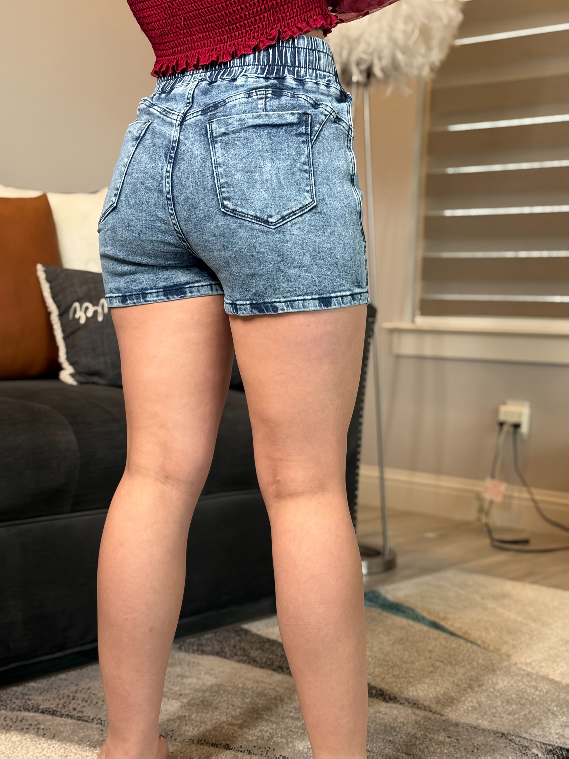 Women's High-Waist Denim Shorts - Lace-Up Regular Fit detail view