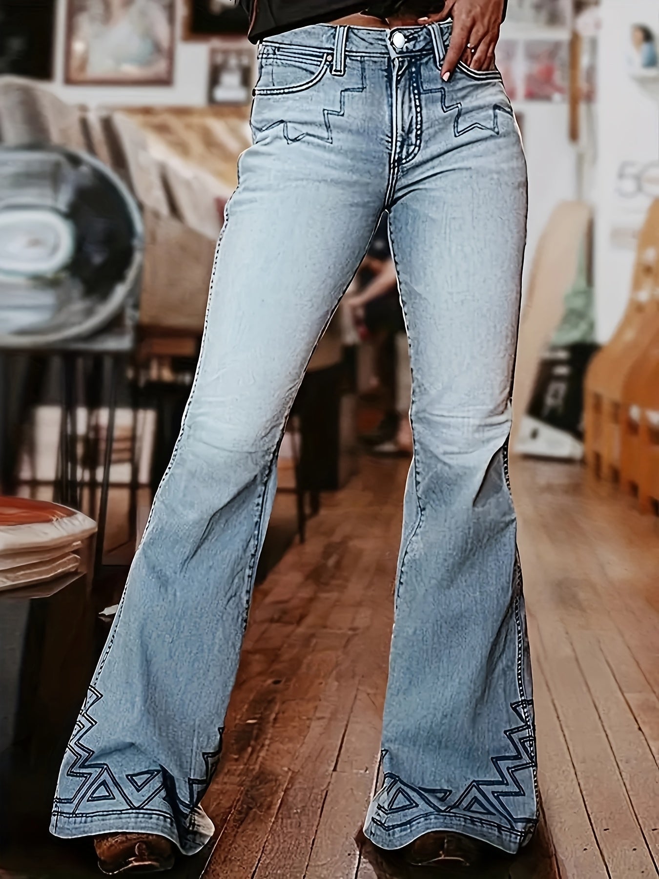 Women's High-Waist Flare Jeans - Light Blue Vintage Wash Stretch – Blue option – main product image
