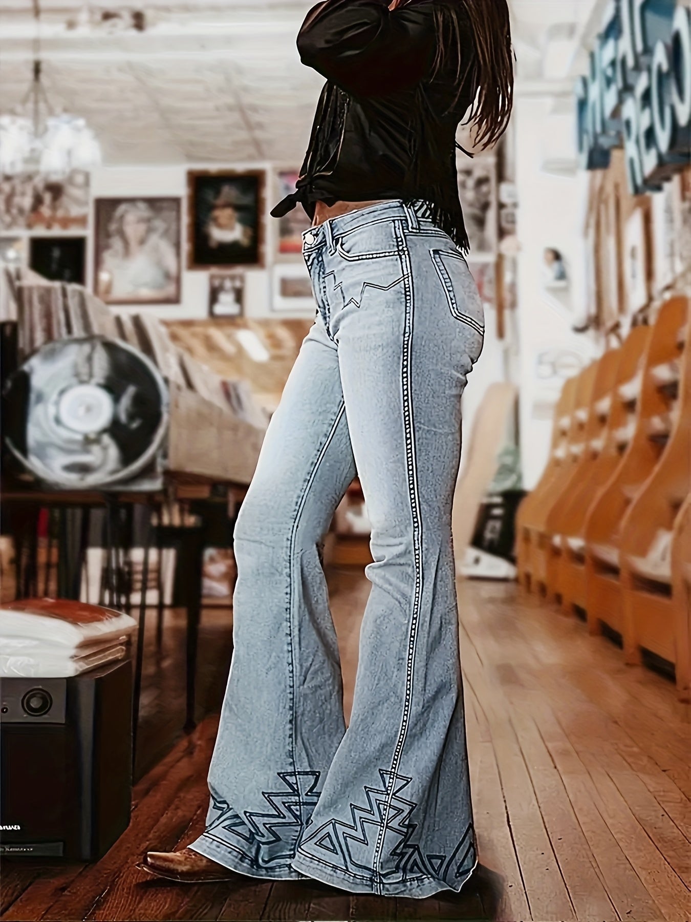 Women's High-Waist Flare Jeans - Light Blue Vintage Wash Stretch detail view