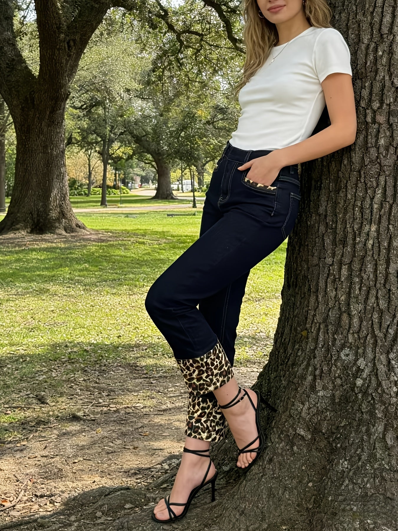 Women's High-Waist Jeans - Deep Blue Dark Wash Stretch detail view