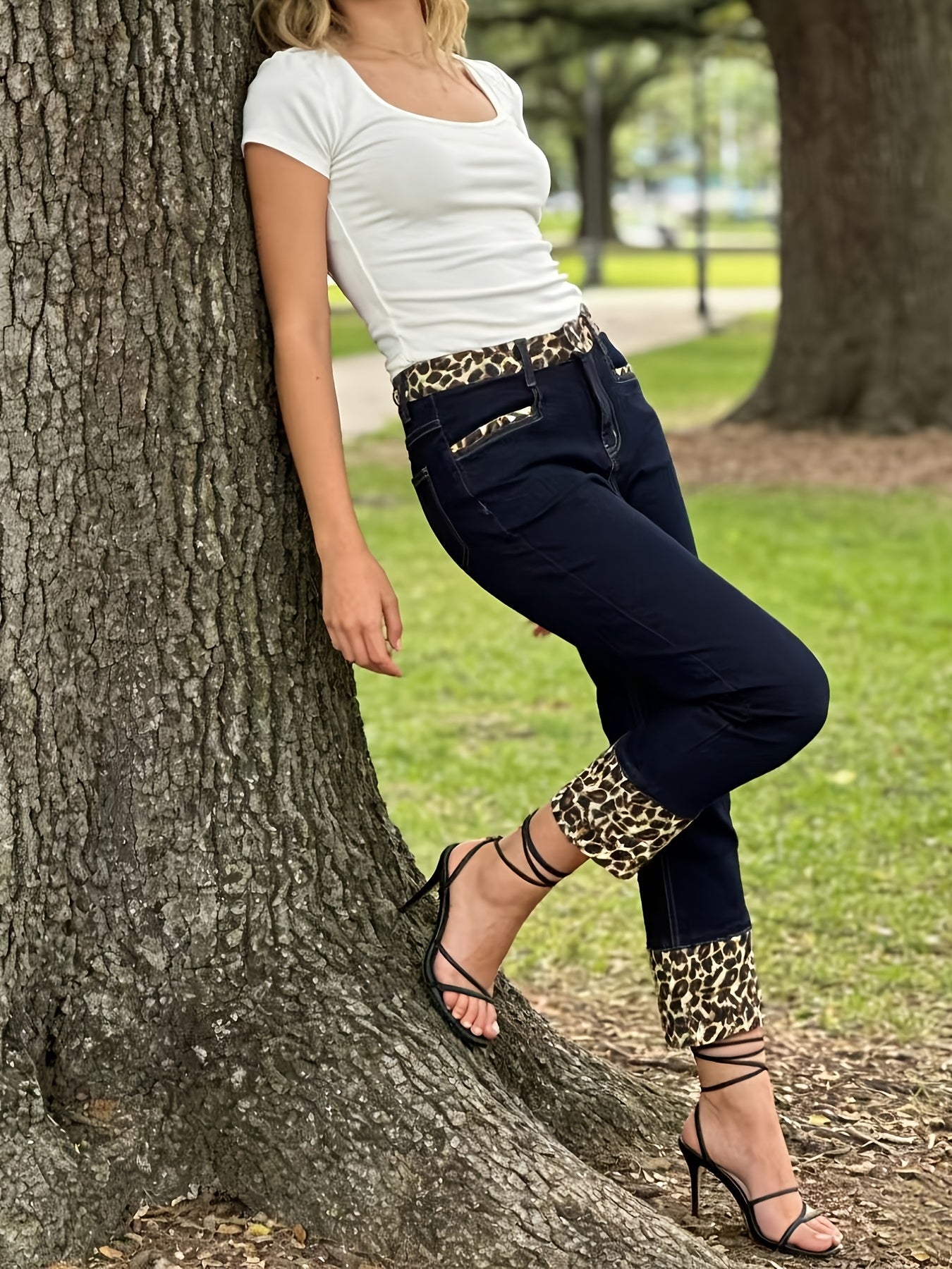 Women's High-Waist Jeans - Deep Blue Dark Wash Stretch detail view