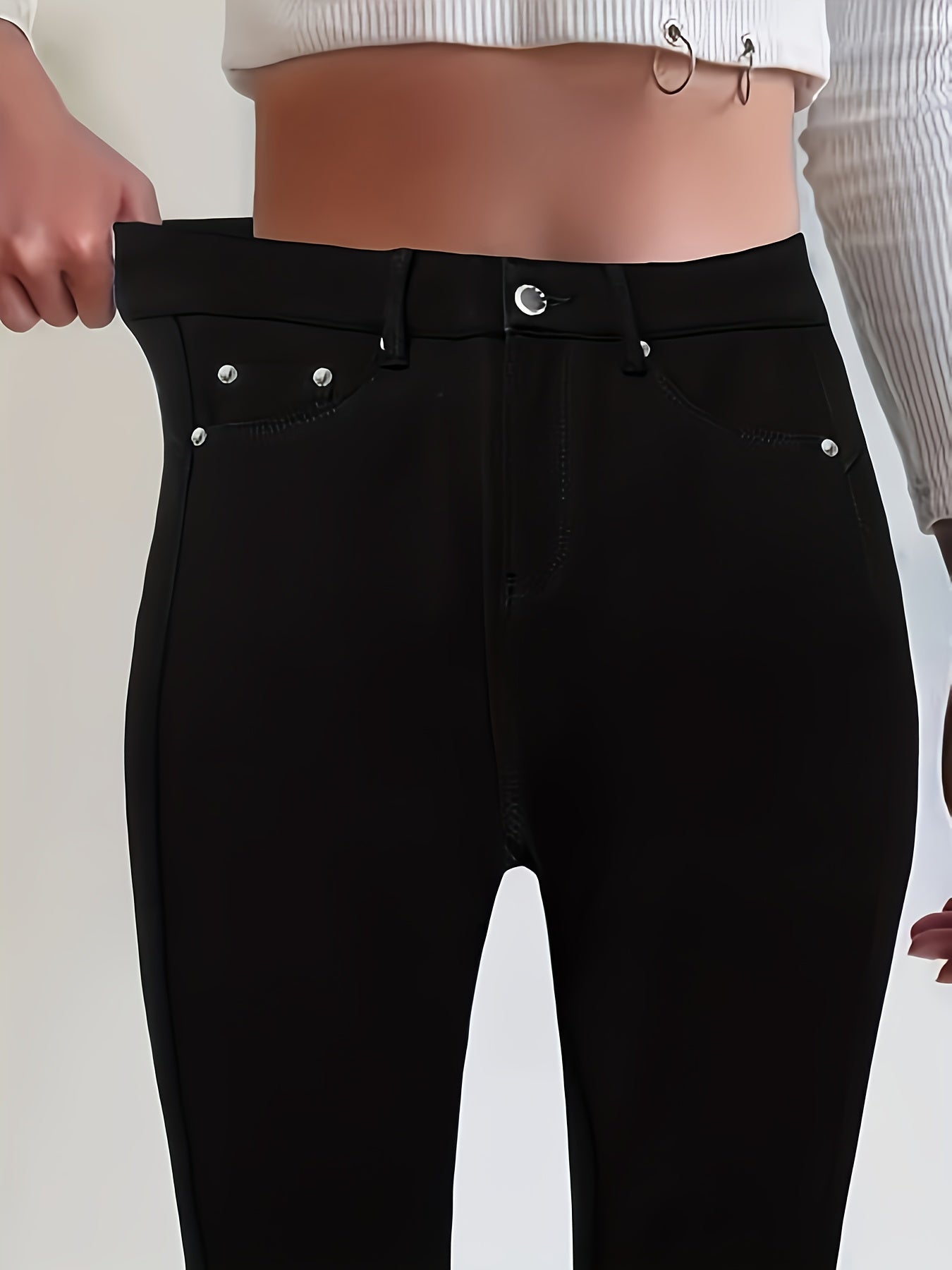 Women's High-Waist Skinny Jeans - Black Dark Wash Button Detail detail view