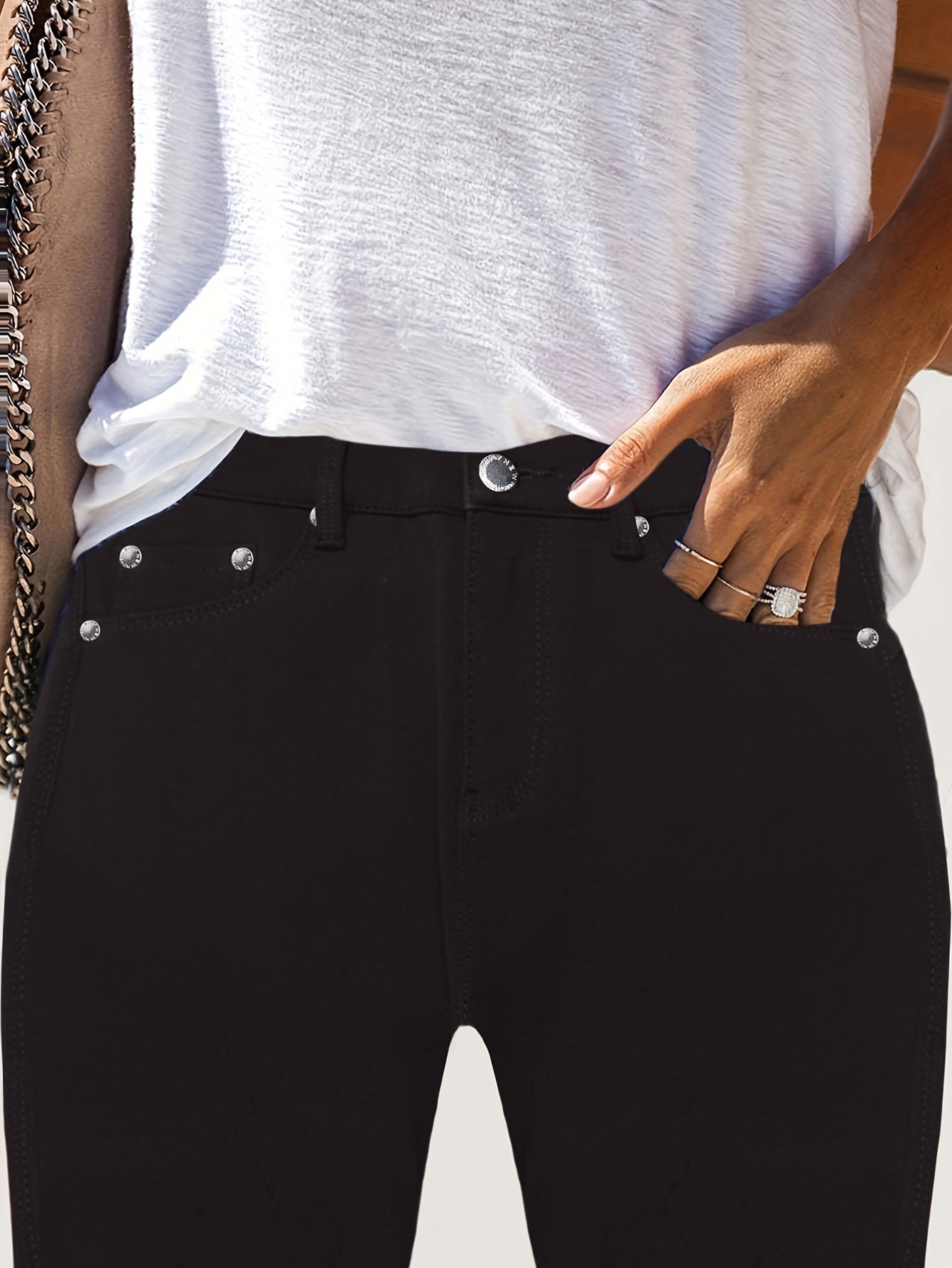Women's High-Waist Skinny Jeans - Burgundy Pocket Detail detail view