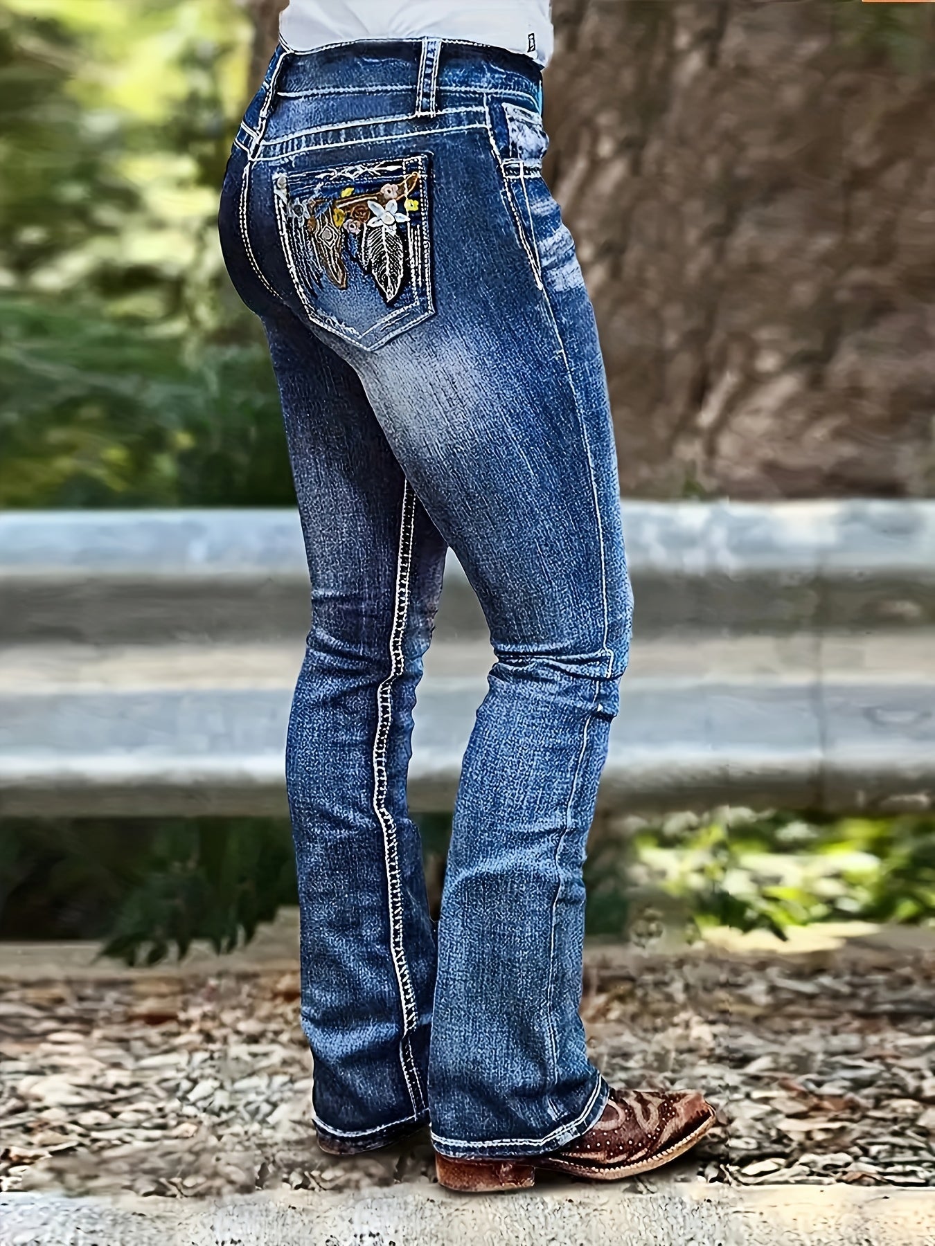 Women's High-Waist Skinny Jeans - Medium Blue Embroidered Stretch detail view