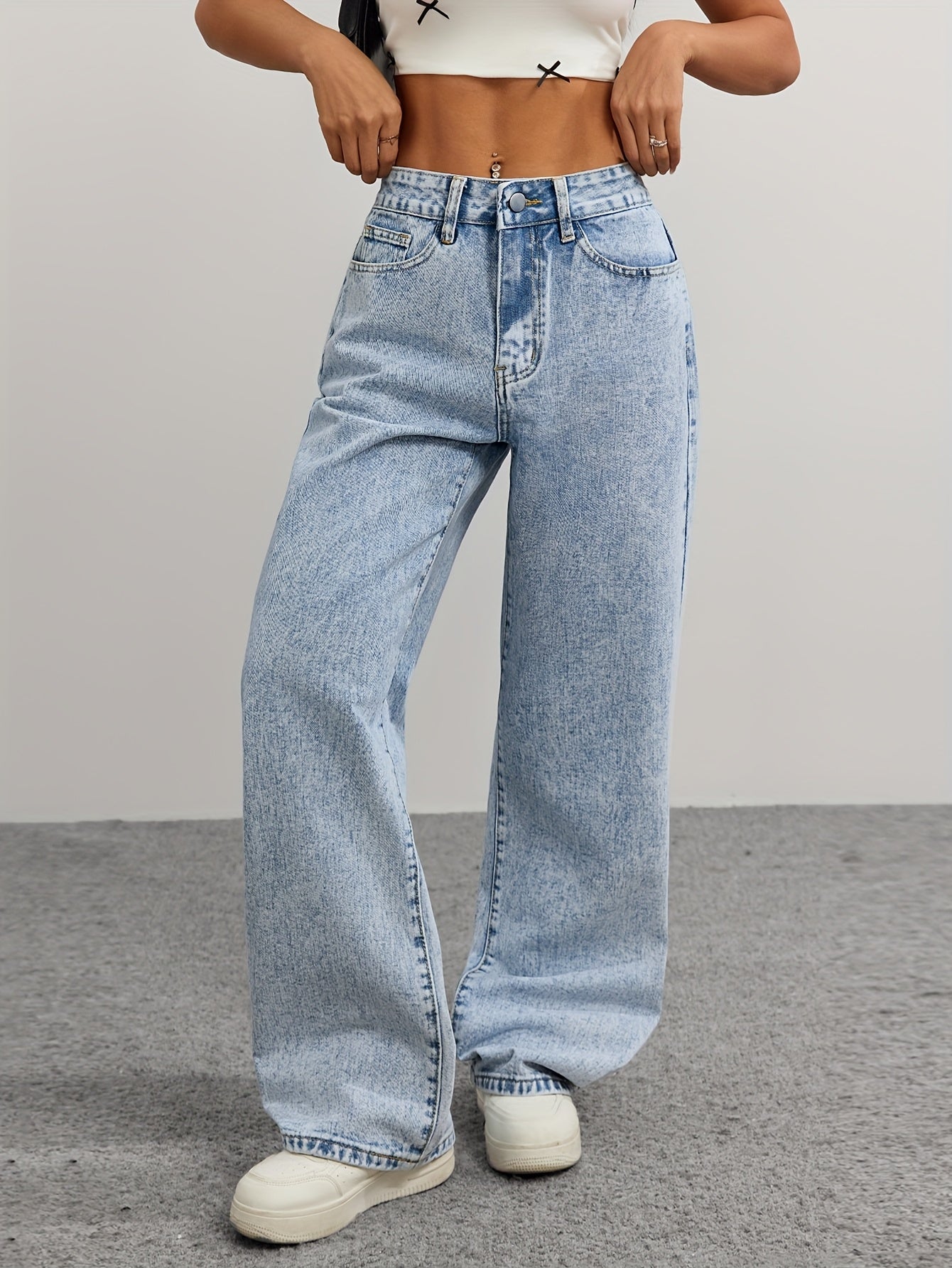 Women's High-Waist Straight Leg Jeans - Light Blue Light Wash Embroidered detail view
