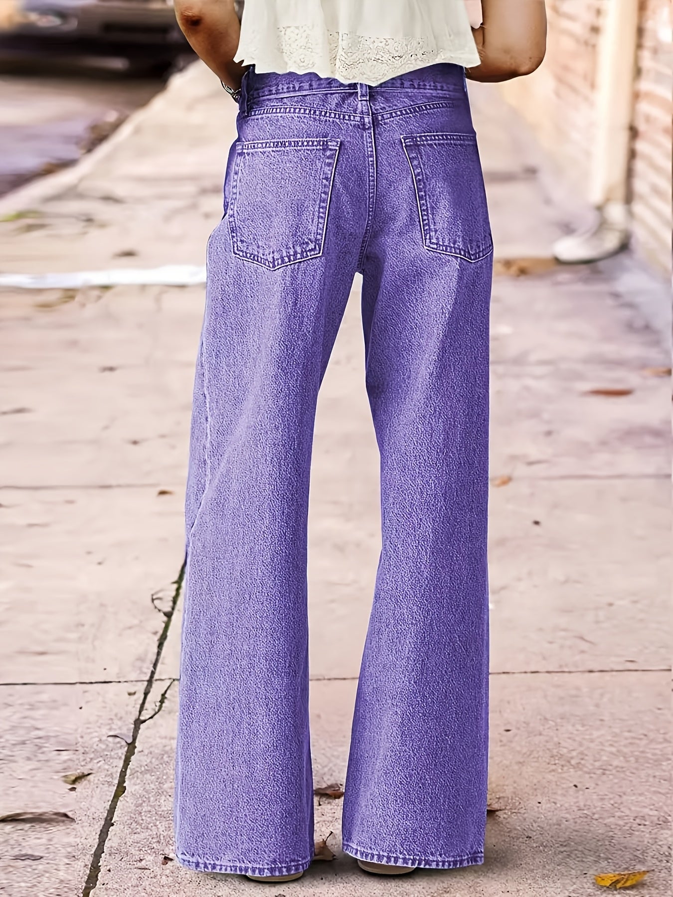 Women's High-Waist Straight Leg Jeans - Light Blue Light Wash Embroidered Casual detail view