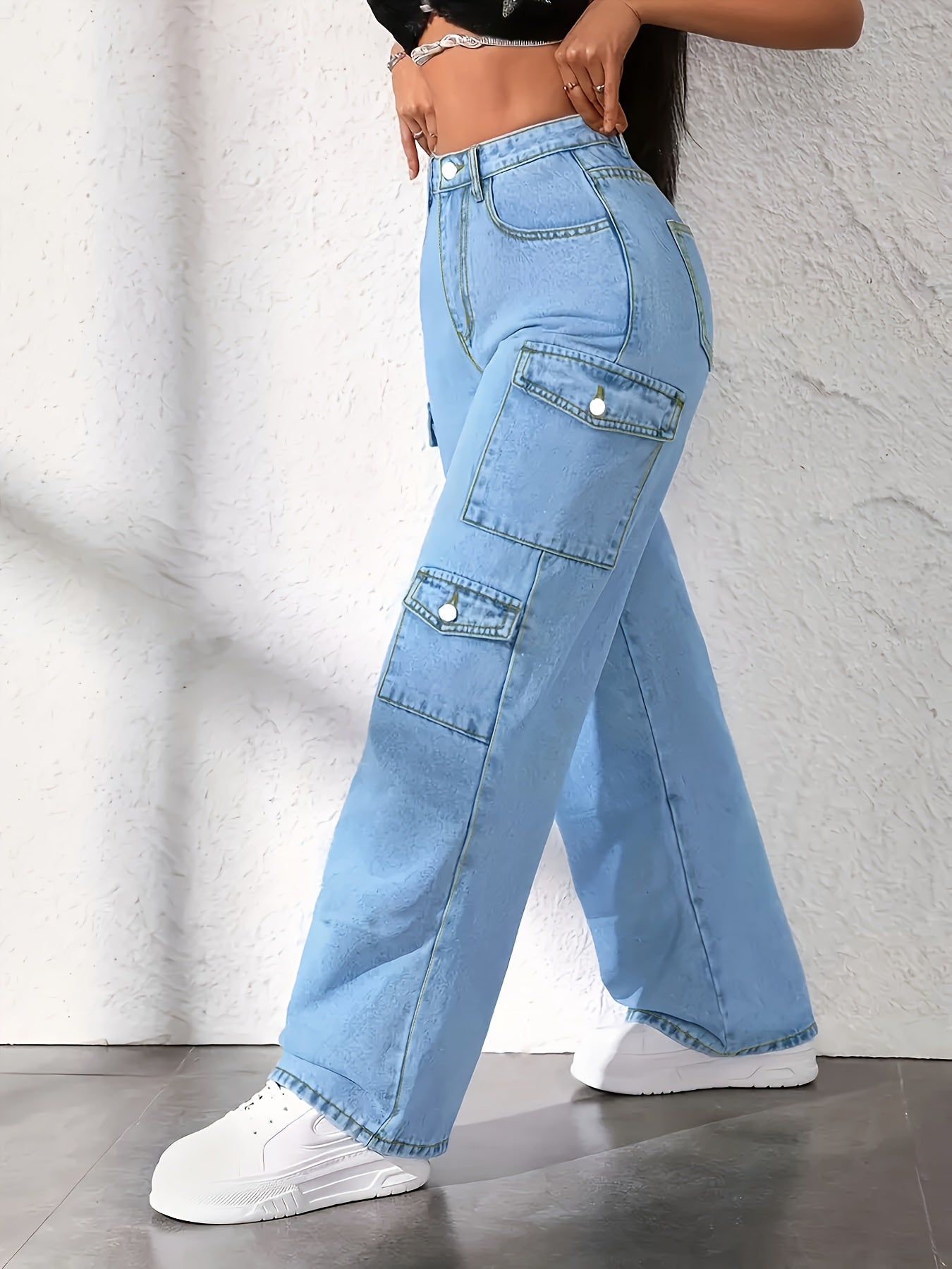 Women's High-Waist Straight Leg Jeans - Light Blue Pocket Detail Stretch detail view