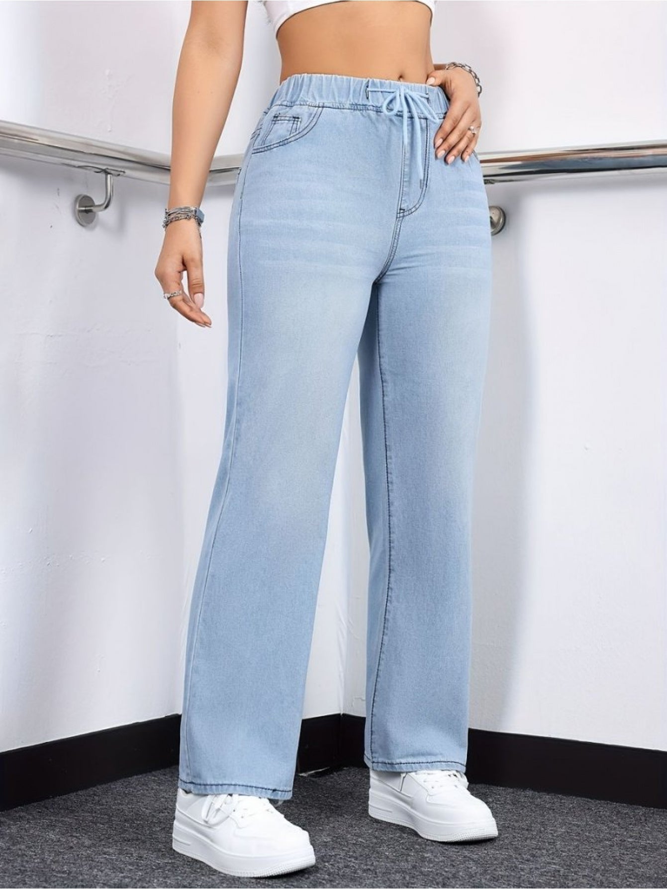 Women's High-Waist Wide Leg Jeans - Blue detail view
