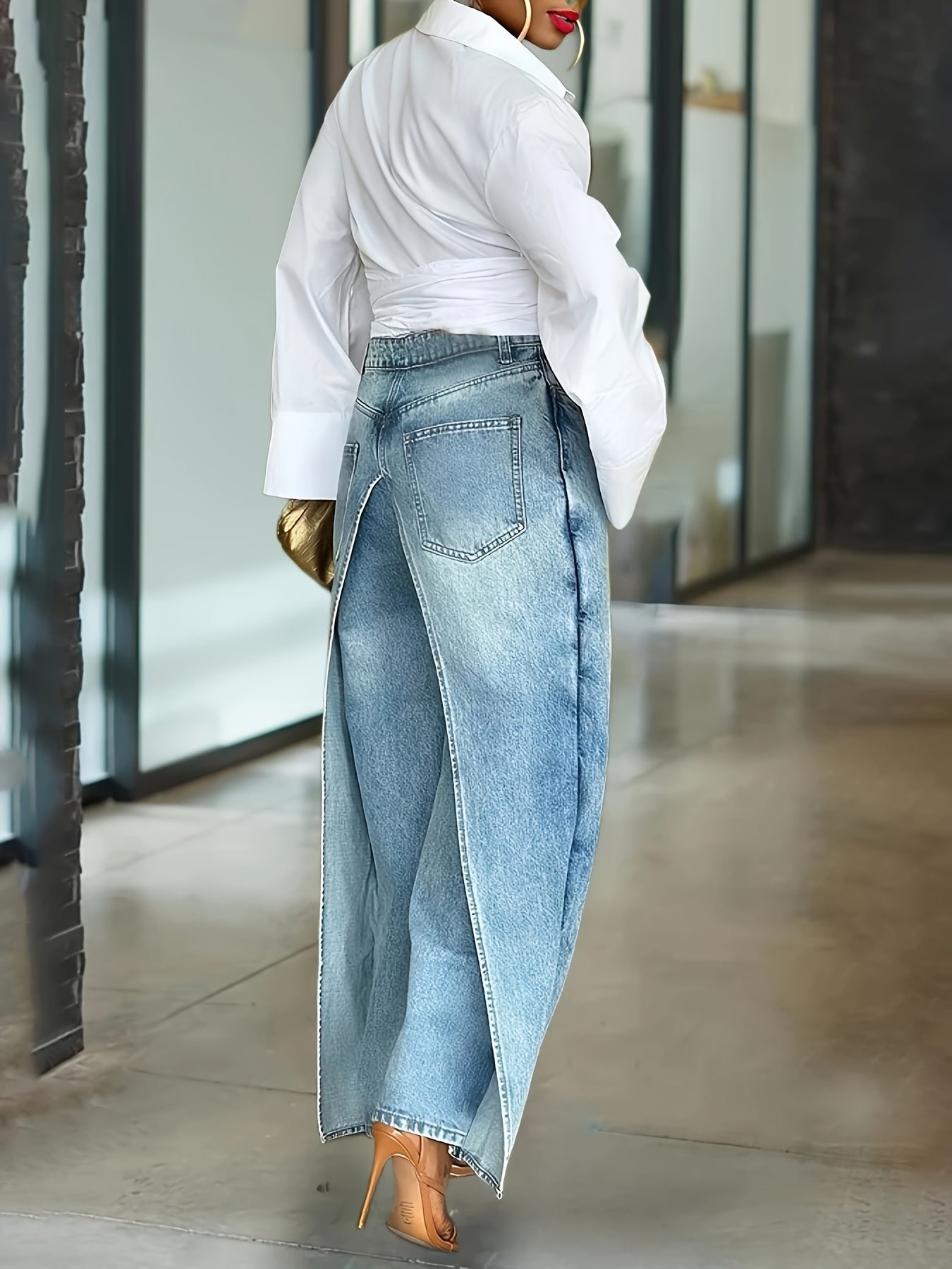 Women's High-Waist Wide Leg Jeans - Blue Vintage Wash Stretch detail view
