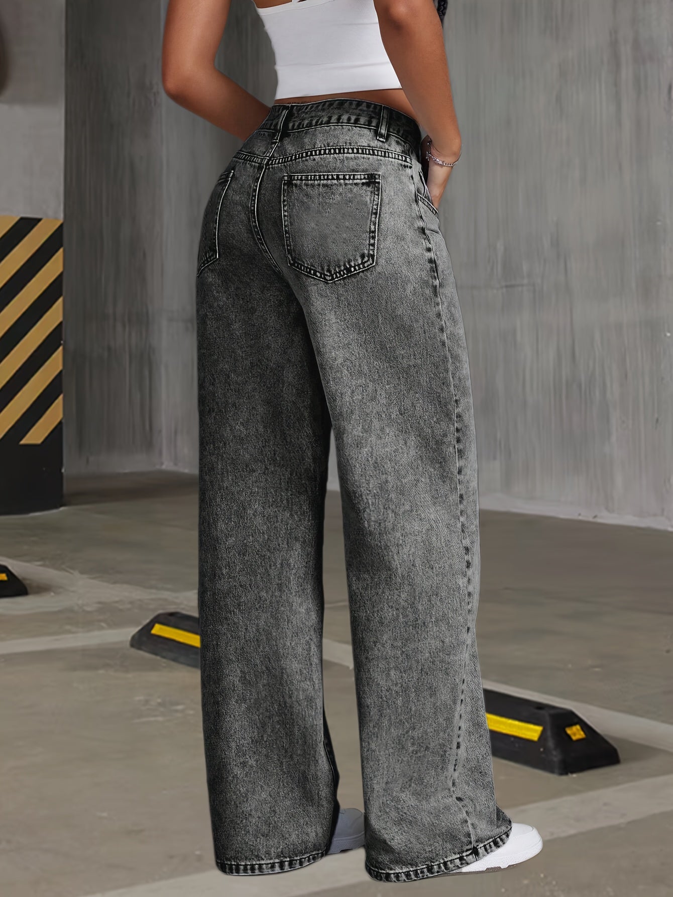 Women's High-Waist Wide Leg Jeans - Grey Button Detail detail view