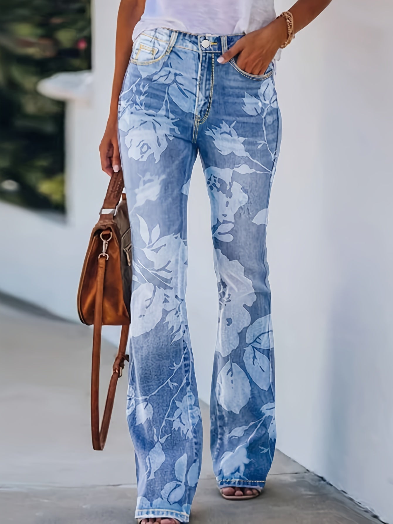 Women's High-Waist Wide Leg Jeans - Light Blue detail view