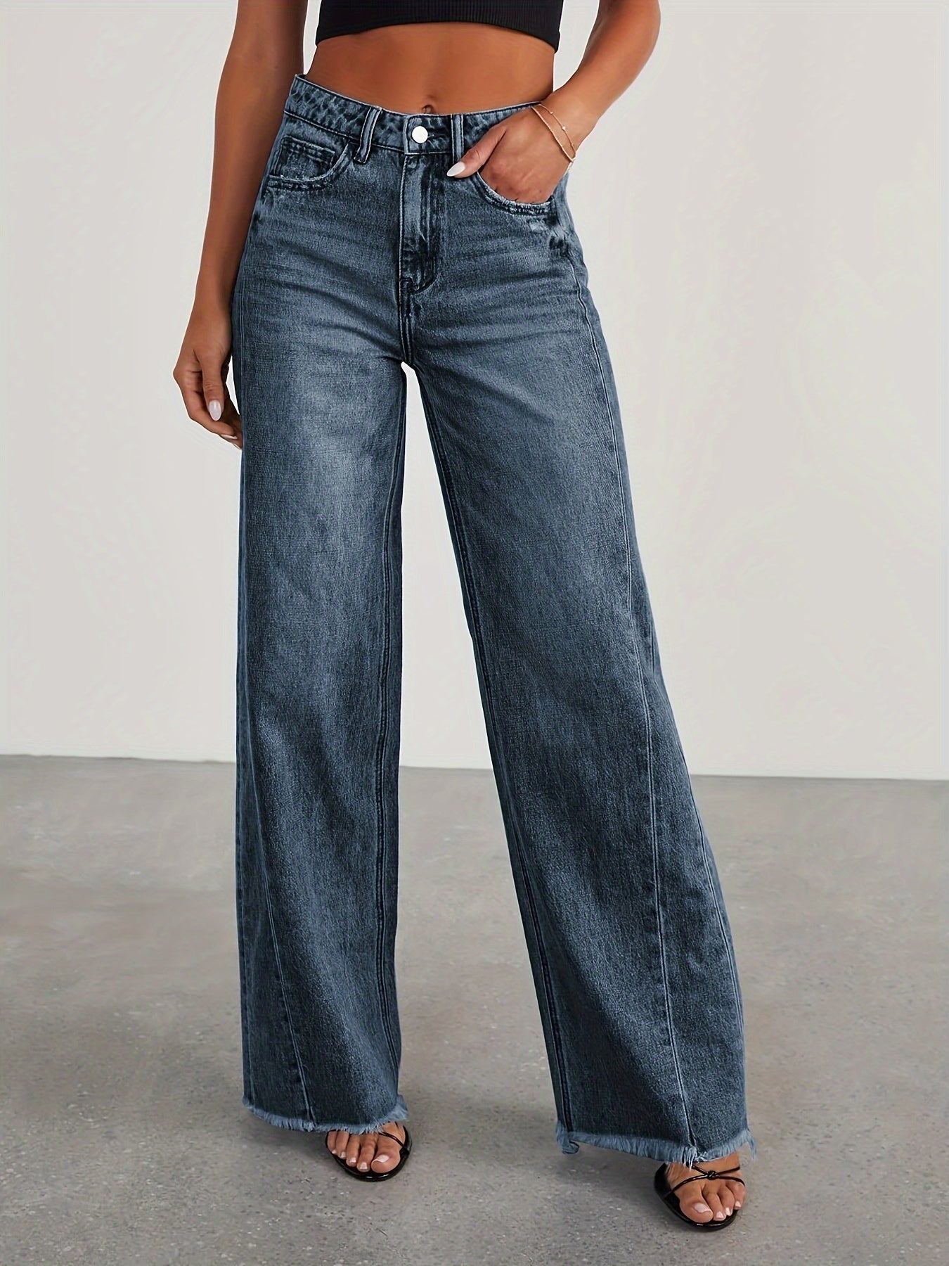 Women's High-Waist Wide Leg Jeans - Light Blue Pocket Detail Stretch detail view