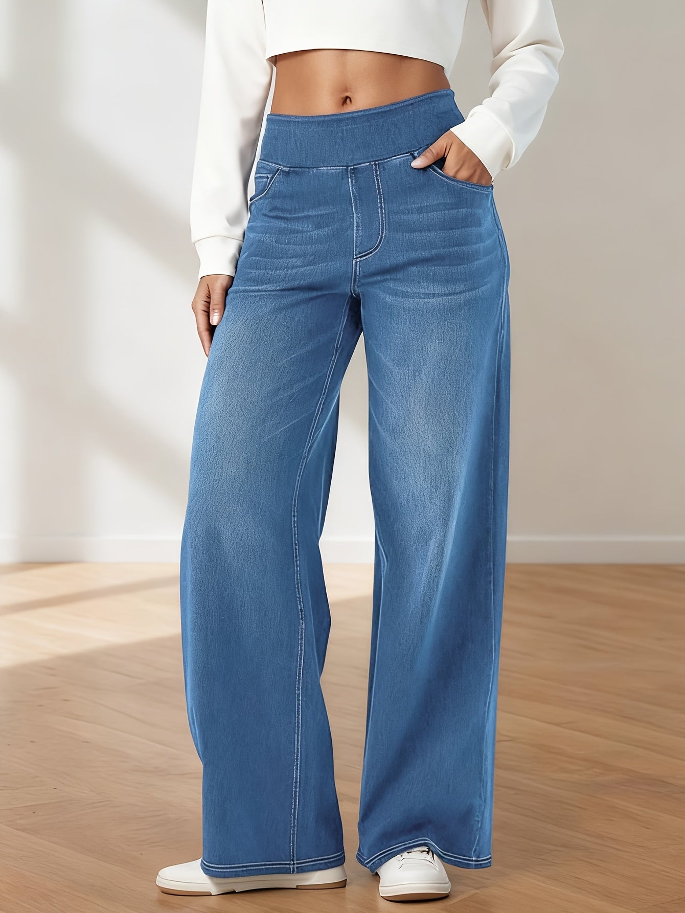 Women's High-Waist Wide Leg Jeans - Light Blue Vintage Wash detail view