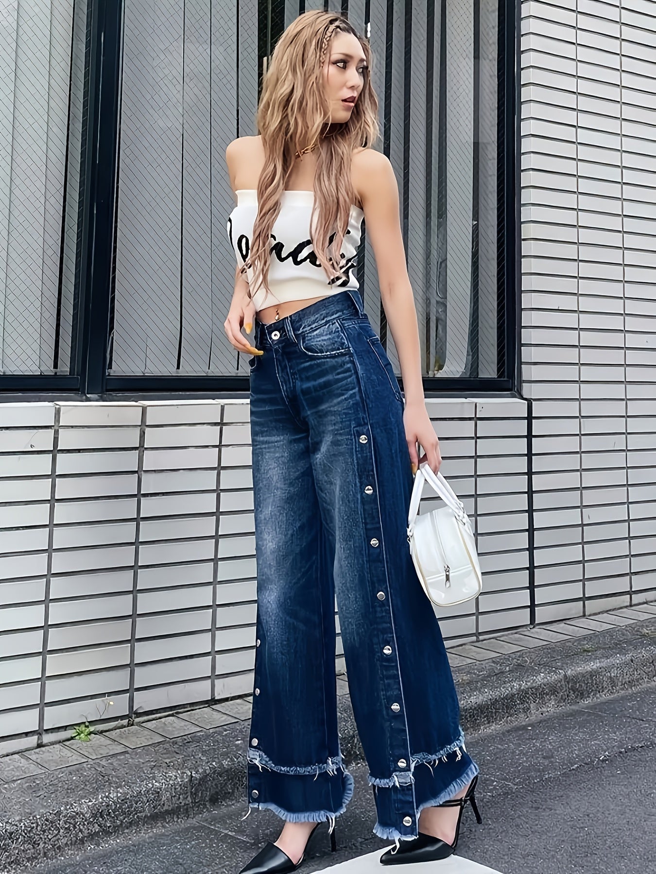Women's High-Waist Wide Leg Jeans - Medium Blue Button Detail Stretch – Sizes S–XXL detail view