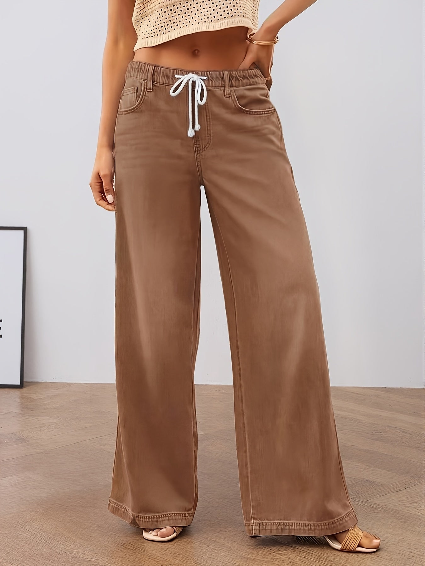 Women's High-Waist Wide Leg Jeans - Medium Blue Streetwear detail view
