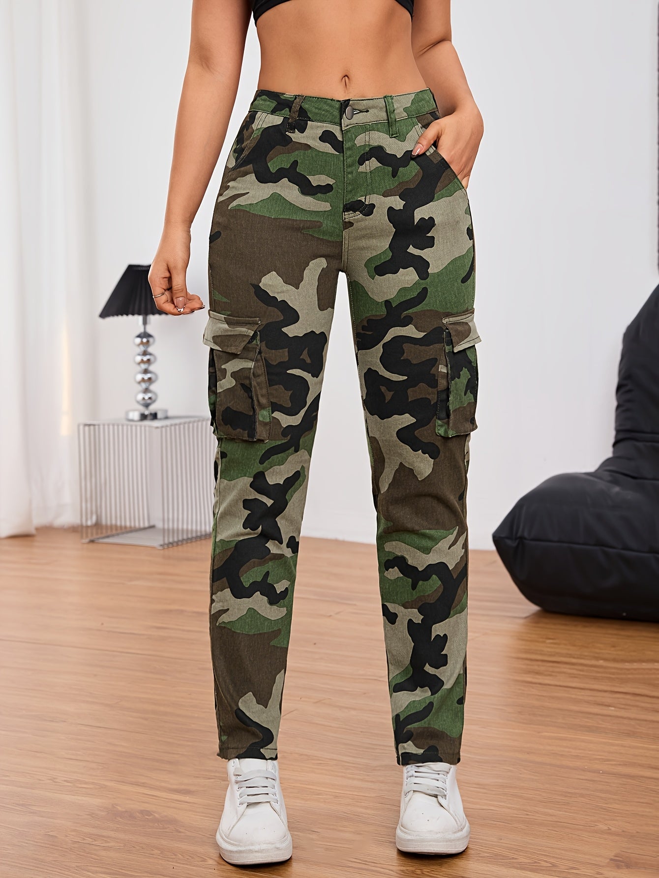 Women's Jeans - Camouflage Pattern Pocket Detail Stretch detail view