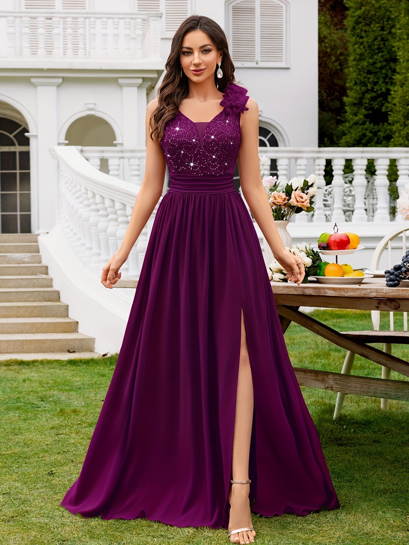 Women's Lace V-Neck Maxi A-Line Dress - Sleeveless detail view