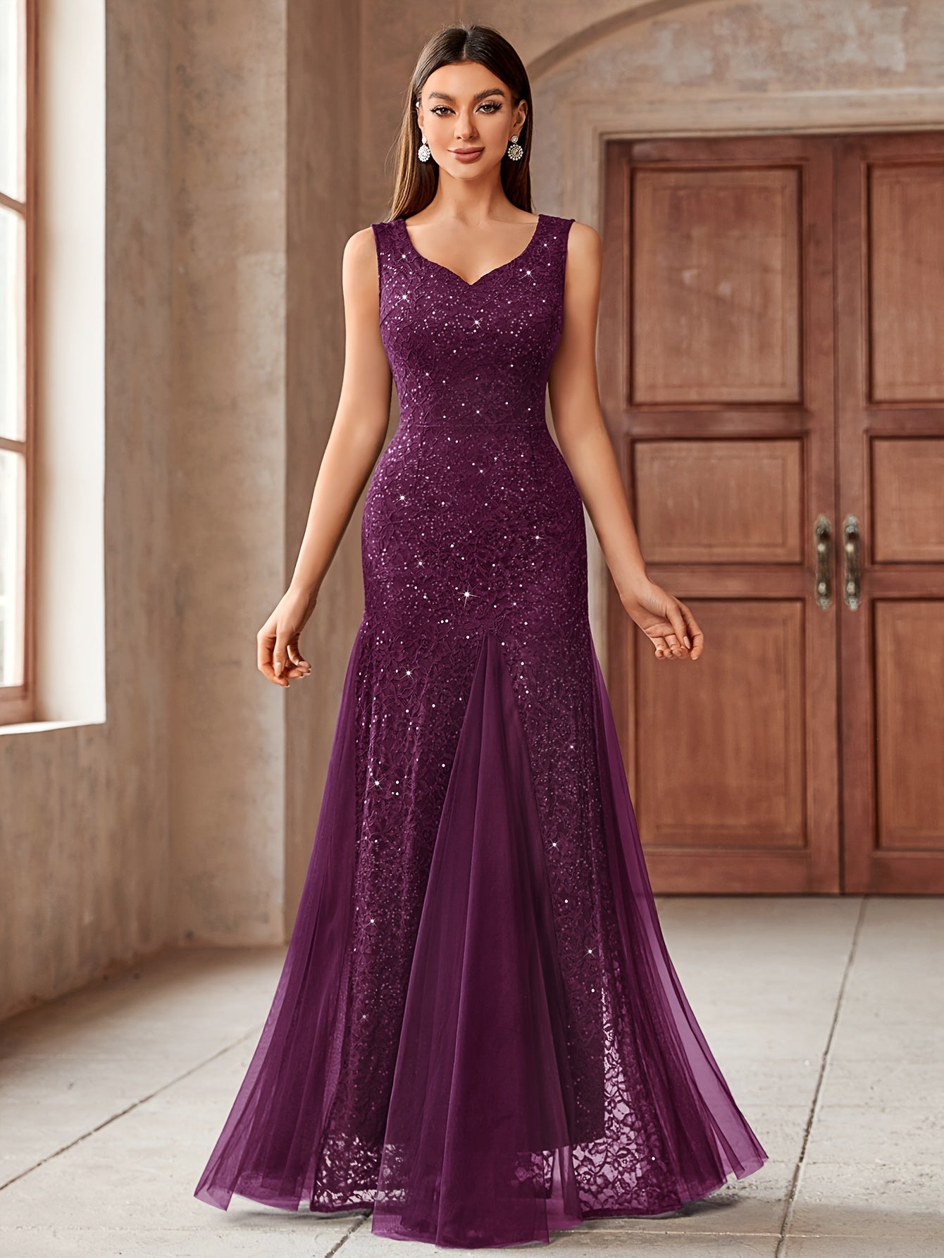 Women's Lace Wedding Dress - Sleeveless – view 4