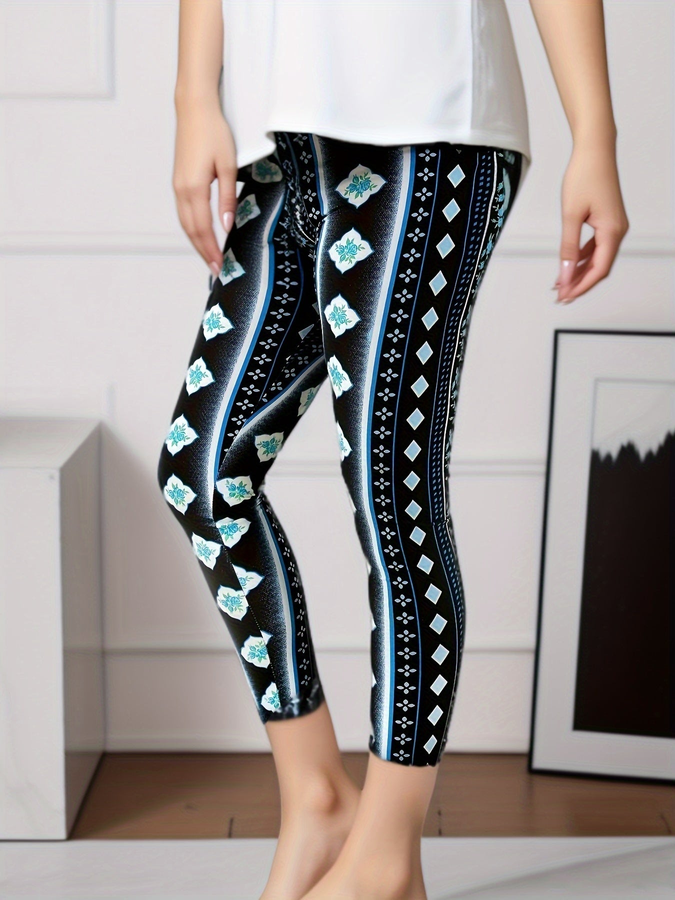 Women's Leggings - Elastic Waist Tie-Dye Print detail view