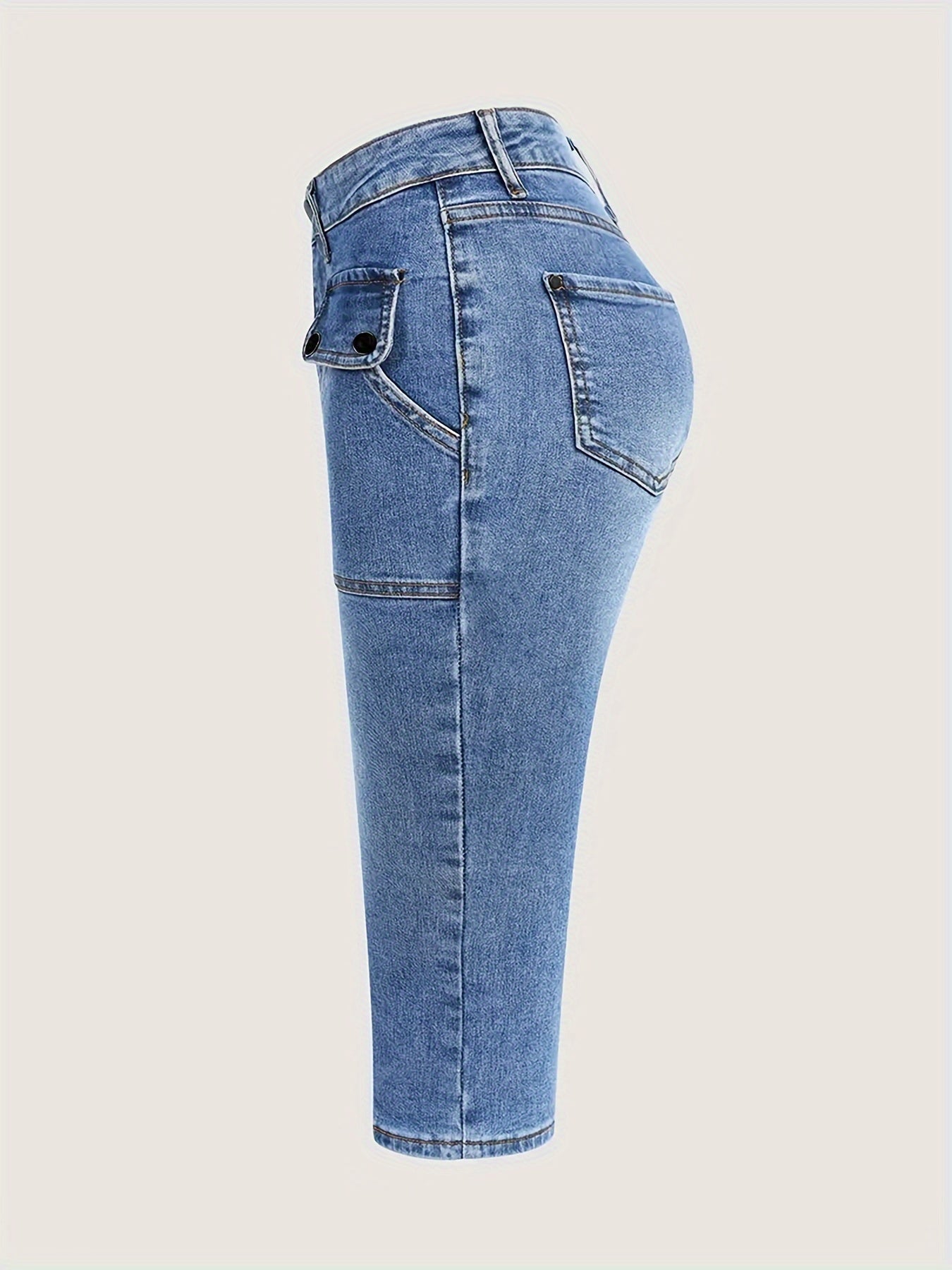 Women's Light-Wash Cropped Cargo Jeans – Flap-Pocket Capri detail view