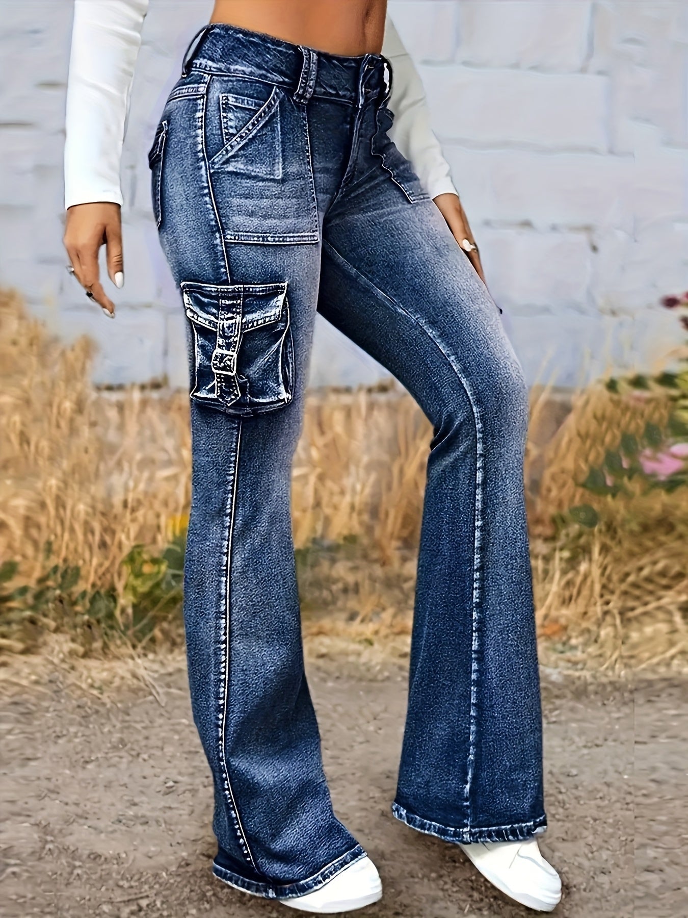 Women's Low-Rise Jeans - Medium Blue Pocket Detail Stretch – view 9
