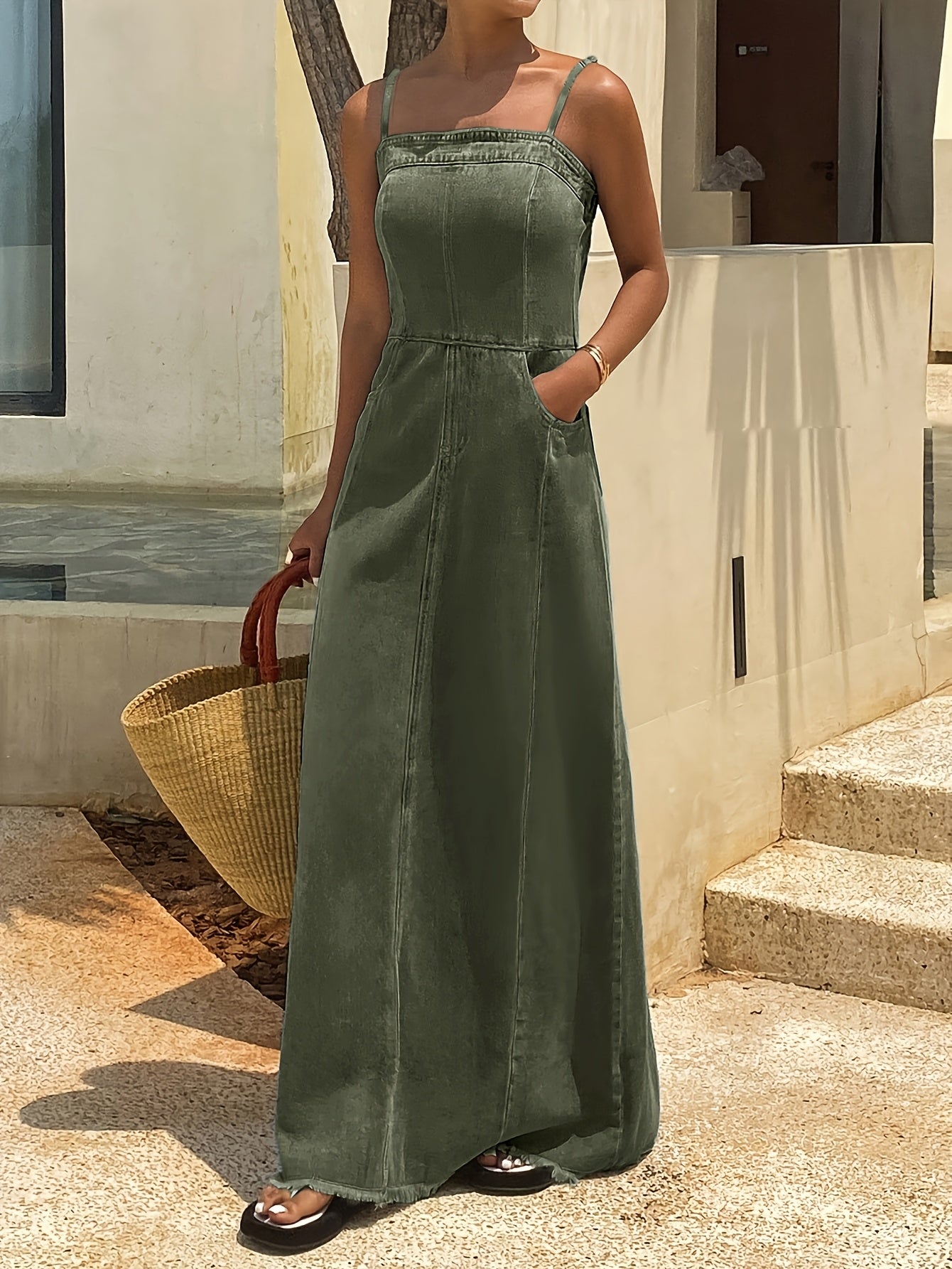 Women's Maxi Casual Dress - Sleeveless detail view