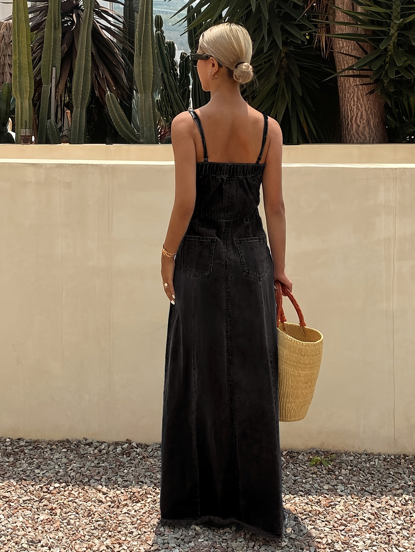 Women's Maxi Casual Dress - Sleeveless detail view