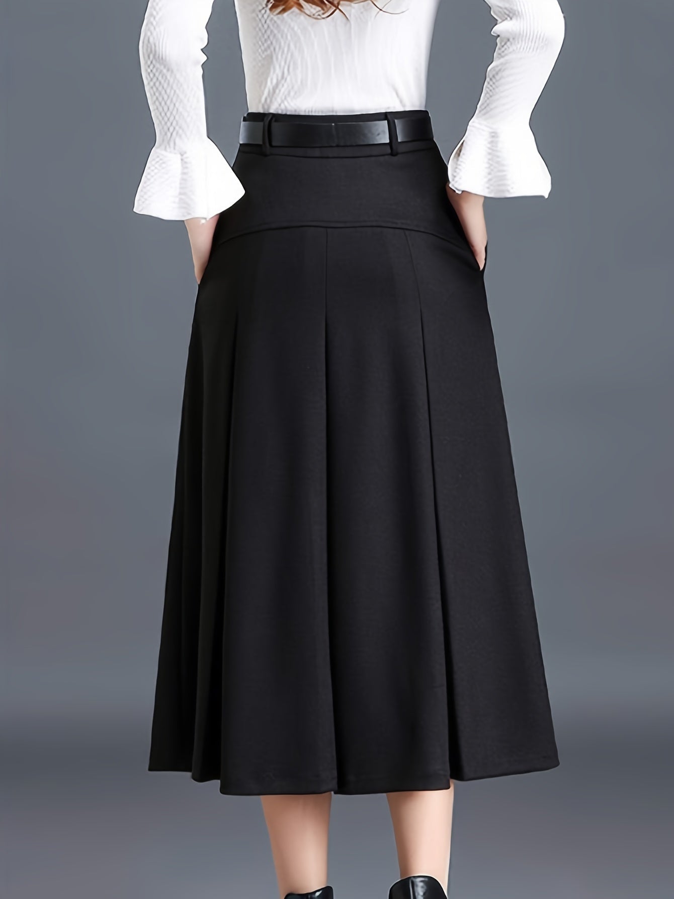 Women's Maxi Pleated Skirt - High-Waist Solid Color detail view