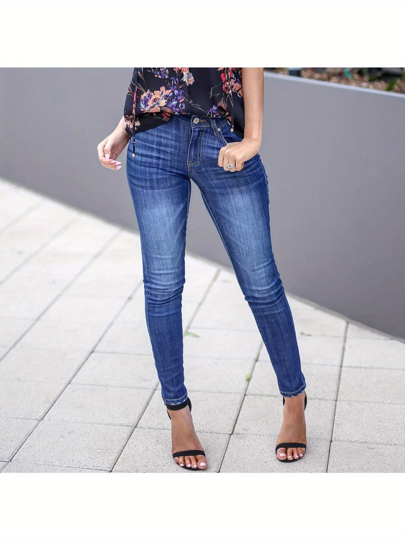 Women's Mid-Rise Skinny Jeans - Black Pocket Detail Stretch detail view