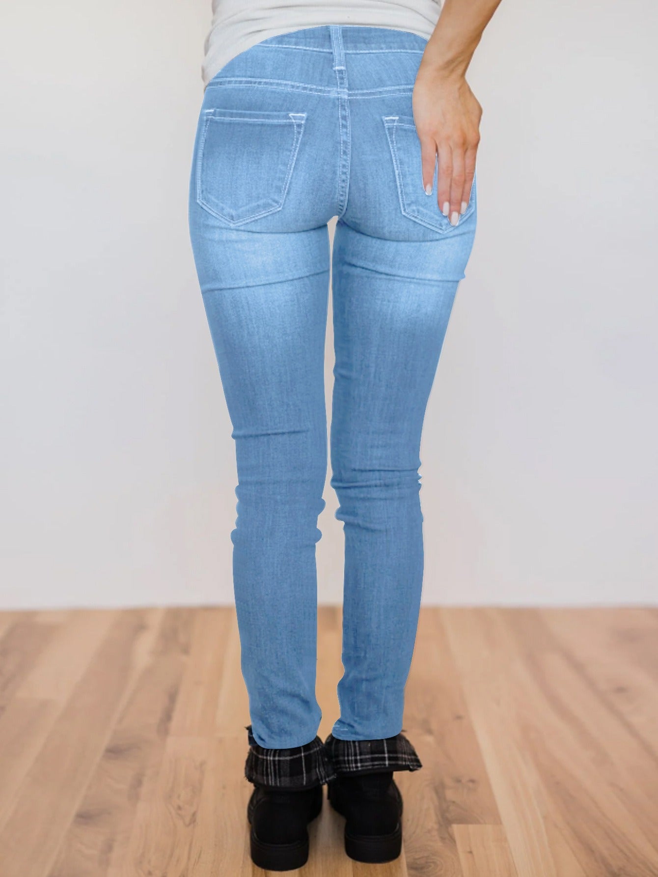 Women's Mid-Rise Skinny Jeans - Black Pocket Detail Stretch detail view