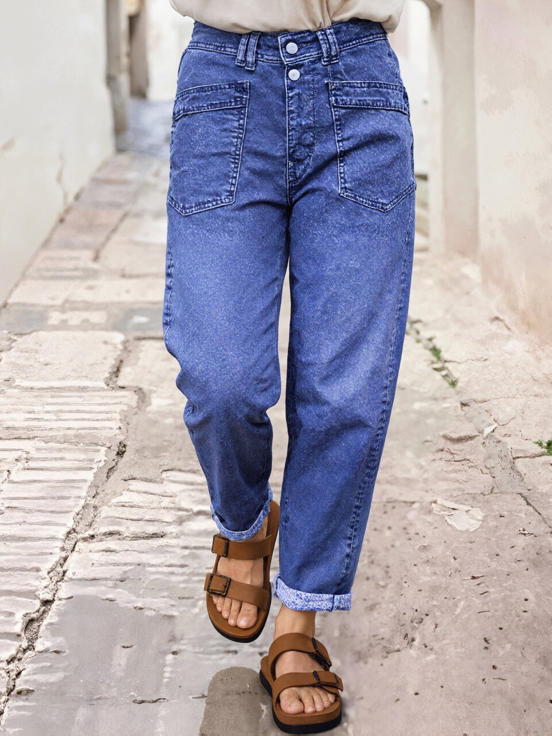 Women's Mid-Rise Straight Leg Jeans - Olive Green Pocket Detail Stretch detail view
