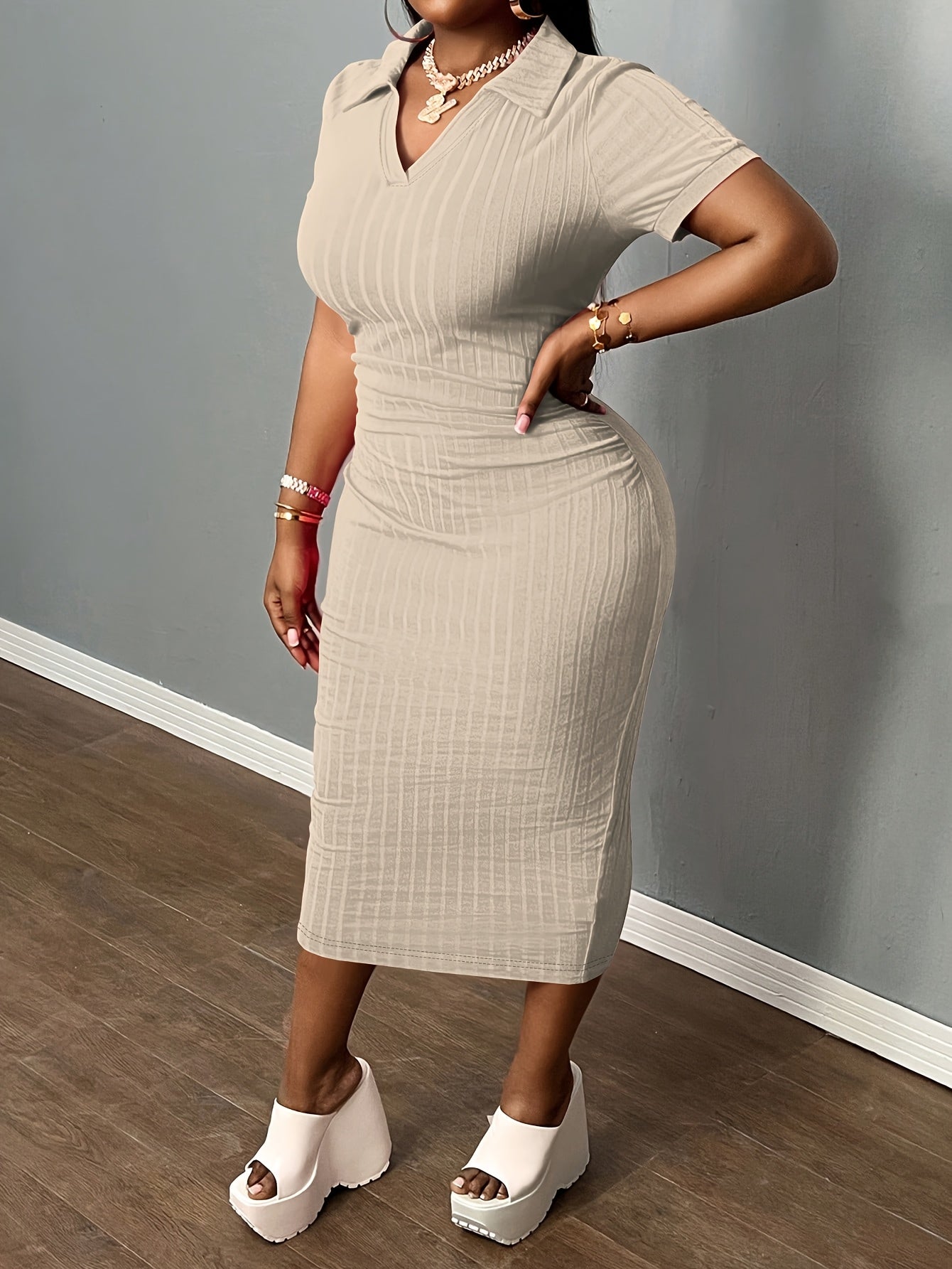 Women's Midi Bodycon Dress – Short Sleeve detail view