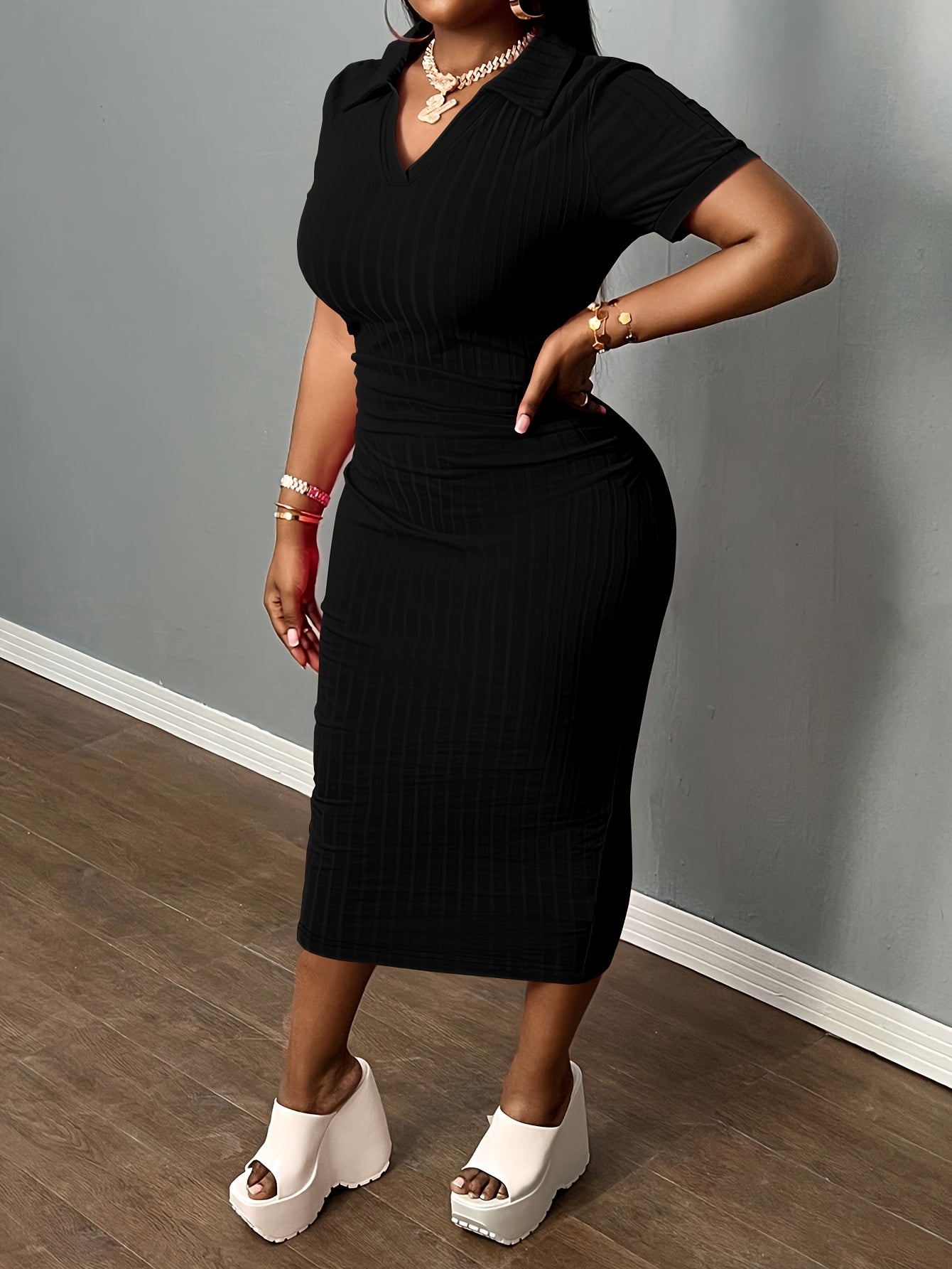 Women's Midi Bodycon Dress – Short Sleeve detail view