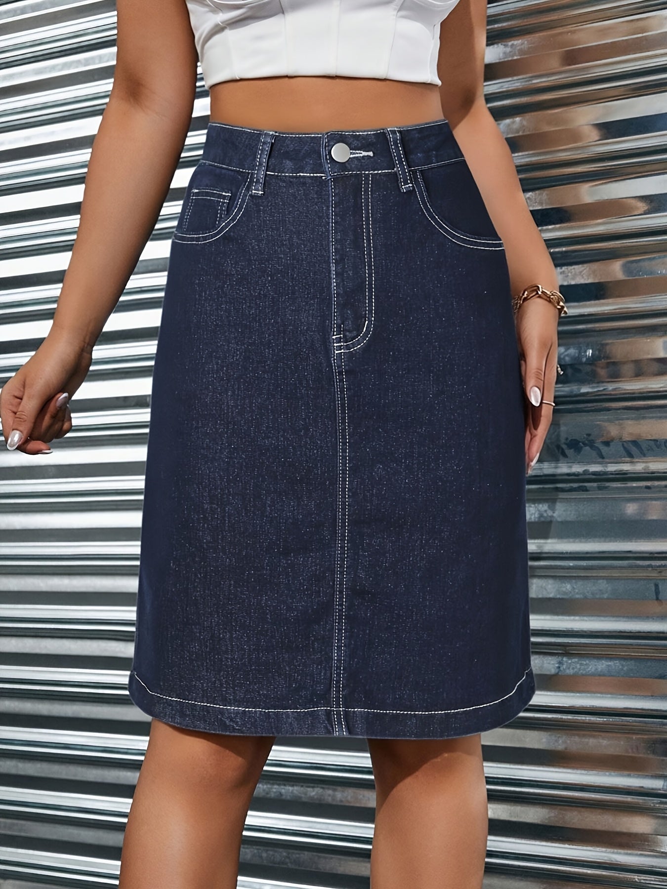 Women's Midi Denim Skirt - Pocket Detail detail view