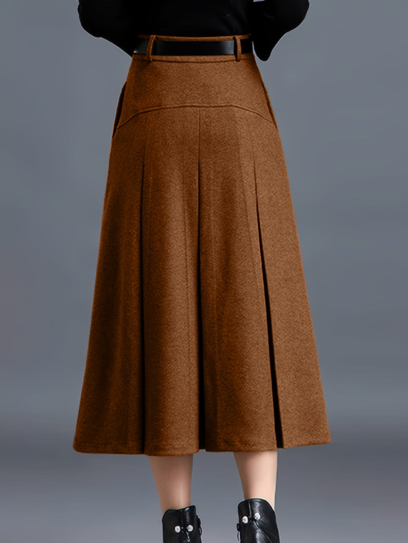 Women's Midi Pleated Skirt - High-Waist Pocket Detail detail view