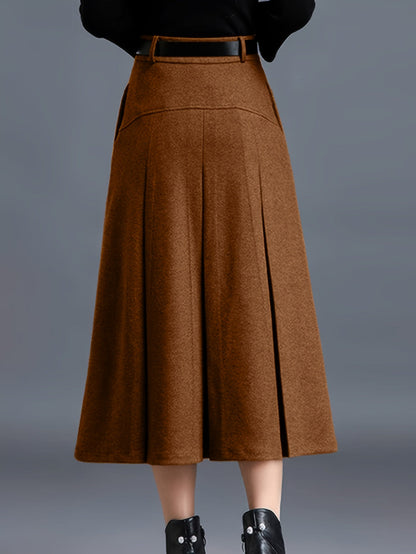 Women's Midi Pleated Skirt - High-Waist Pocket Detail detail view