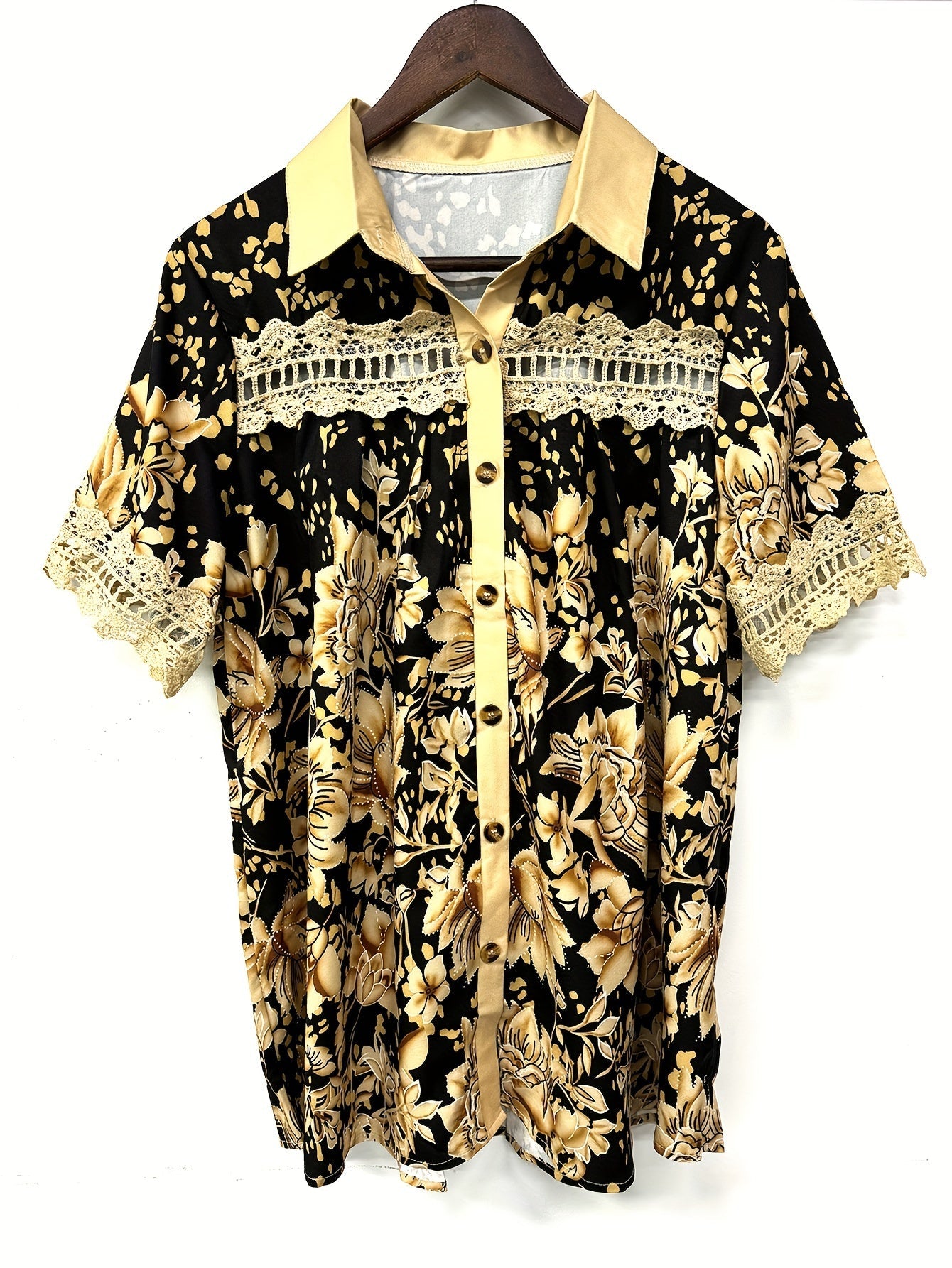 Women's Plus Size Floral Lace Blouse - Short Sleeve V-Neck detail view
