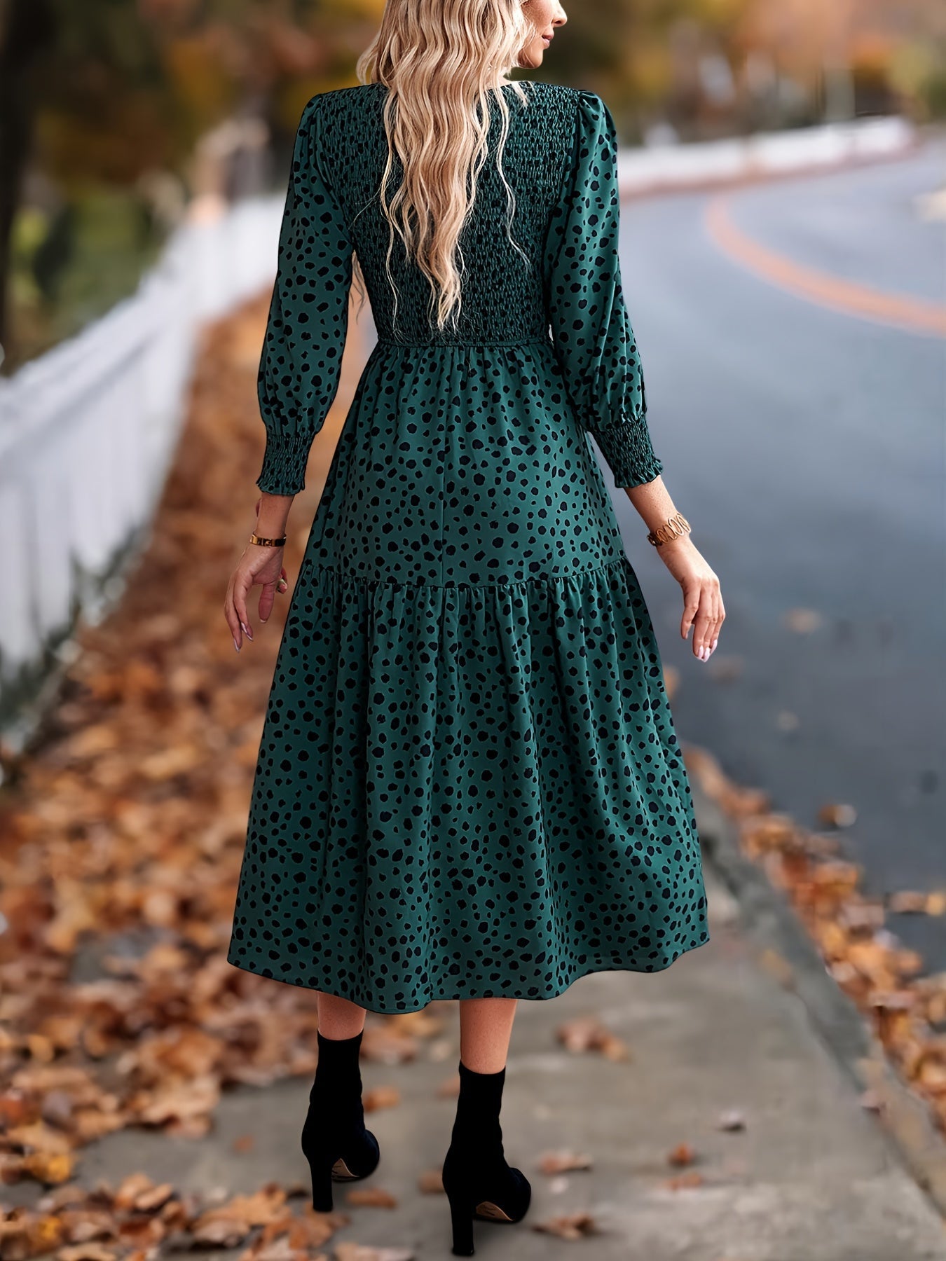 Women's Printed Crew Neck Maxi Summer Dress – Long Sleeve detail view