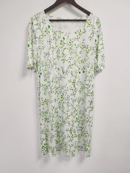 Women's Printed Crew Neck Midi Casual Dress - Short Sleeve detail view