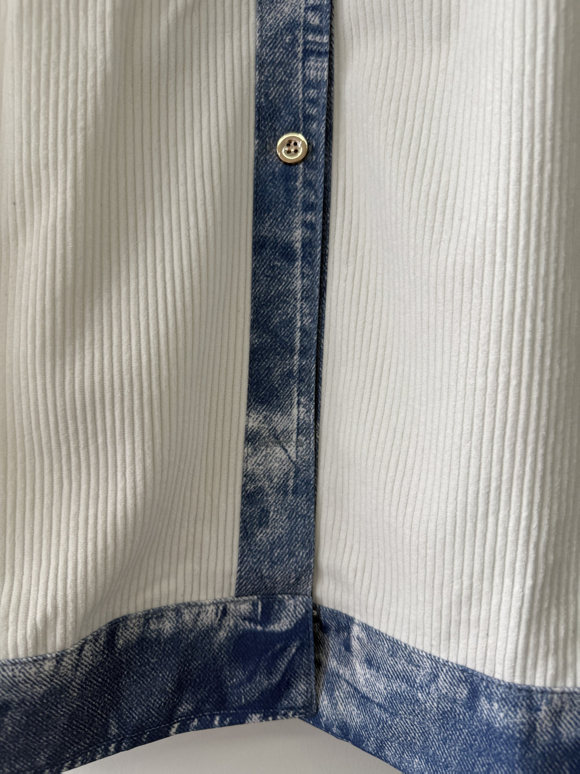 Women's Relaxed Denim Single-Breasted Jacket – White detail view