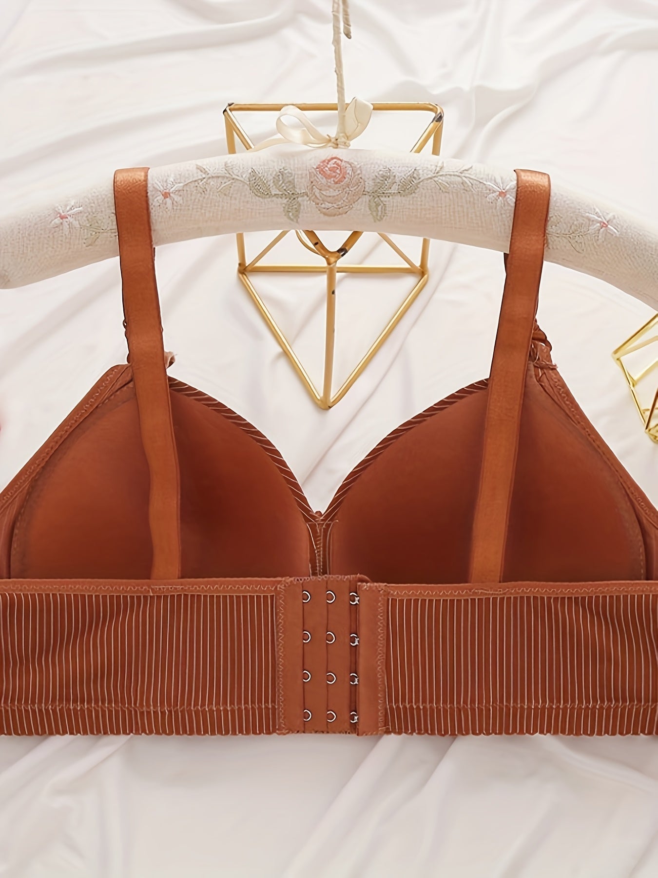 Women's Seamless Bra - Regular Fit – Sizes L–4XL detail view